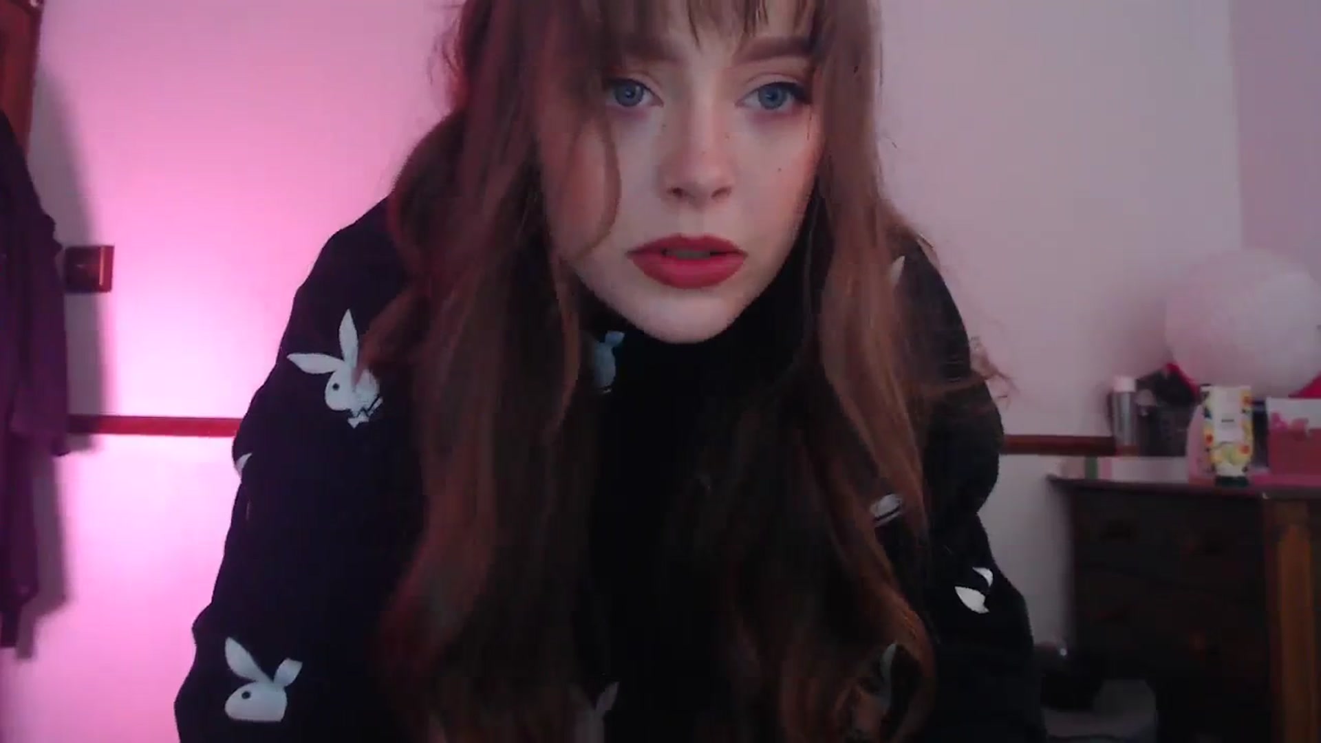 Gallery image thumbnail from KittyCash3w's myfreecams stream on, 03/31/2024, 16:31 image 6 of 20