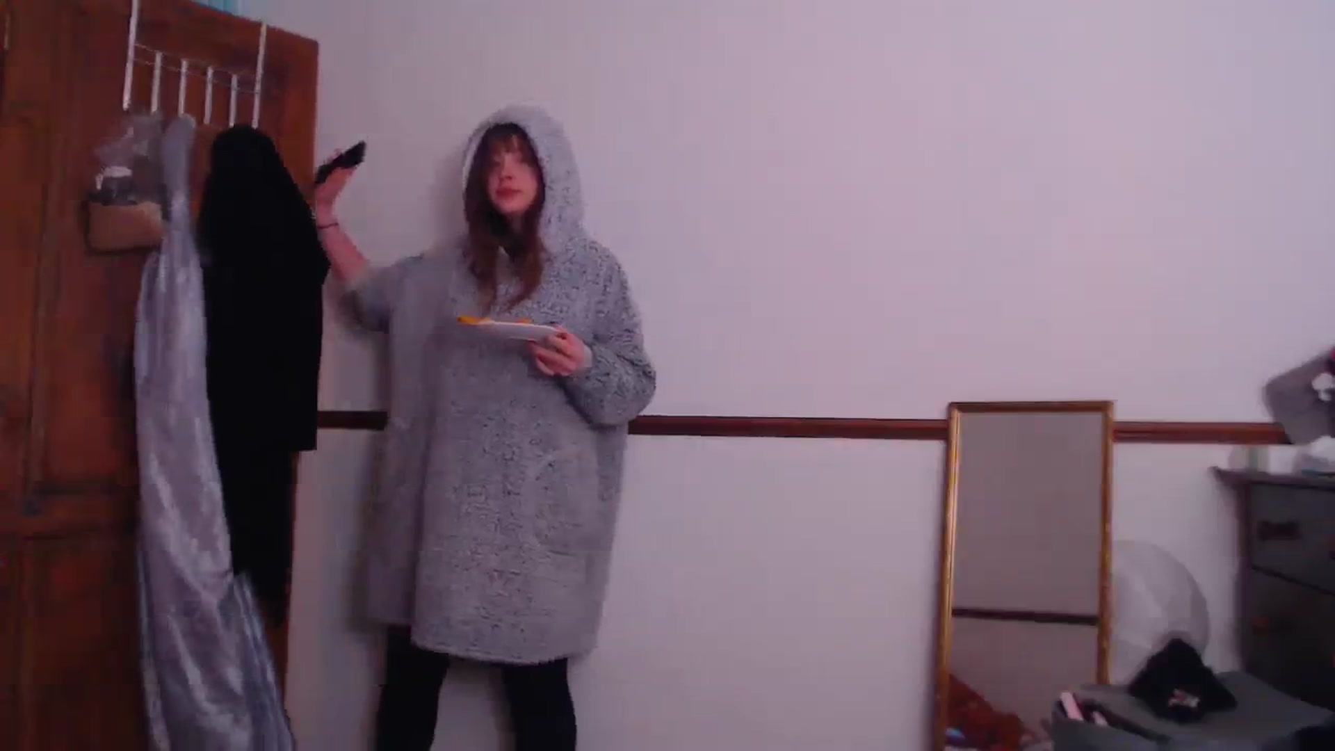 Gallery image thumbnail from KittyCash3w's myfreecams stream on, 04/10/2024, 20:15 image 12 of 20