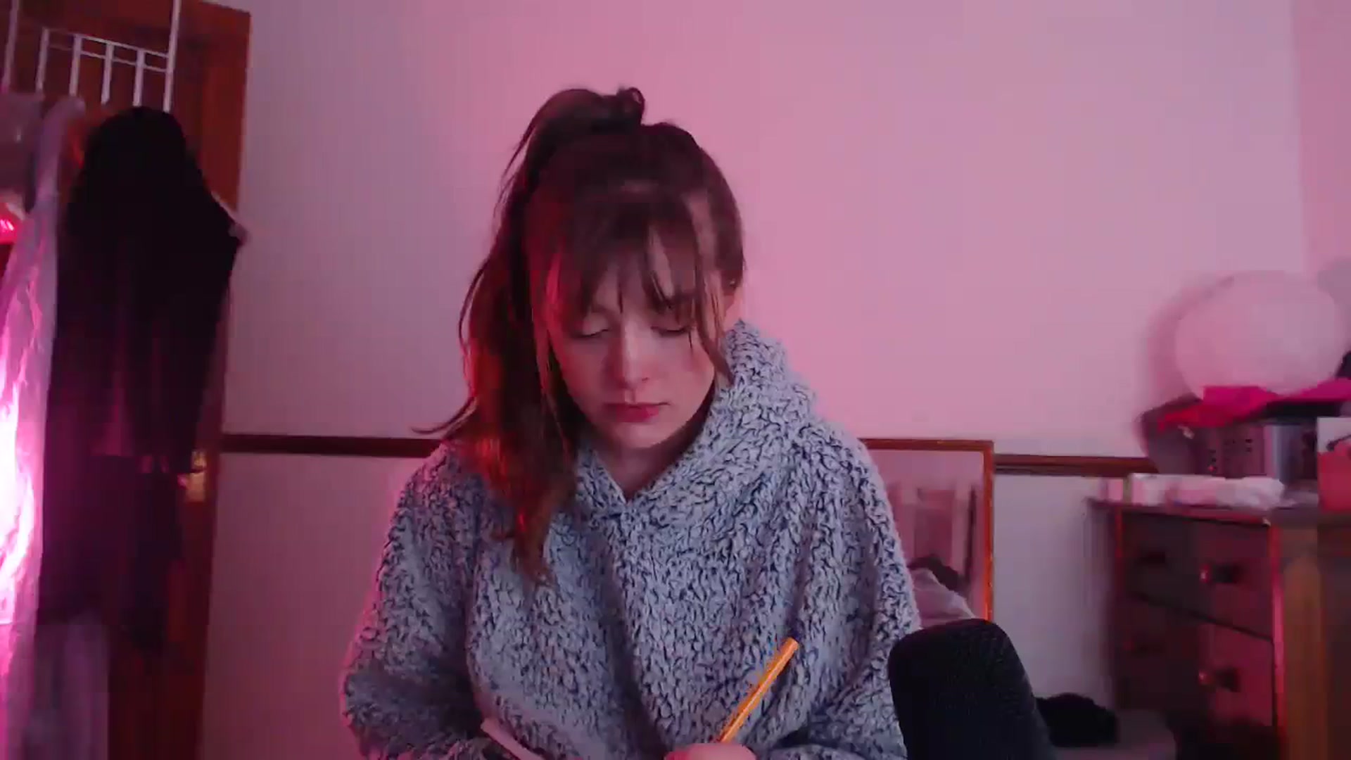 Gallery image thumbnail from KittyCash3w's myfreecams stream on, 04/10/2024, 21:30 image 18 of 20