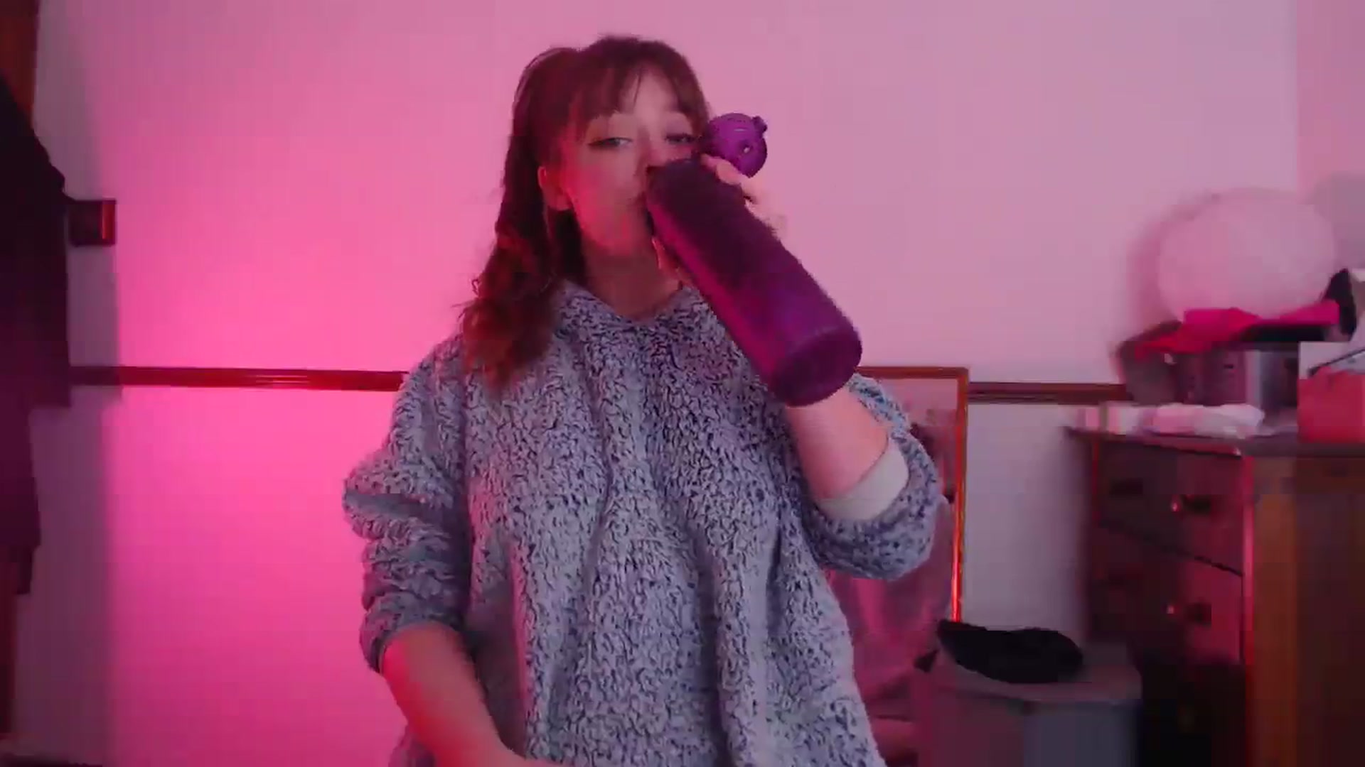Gallery image thumbnail from KittyCash3w's myfreecams stream on, 04/10/2024, 21:30 image 9 of 20