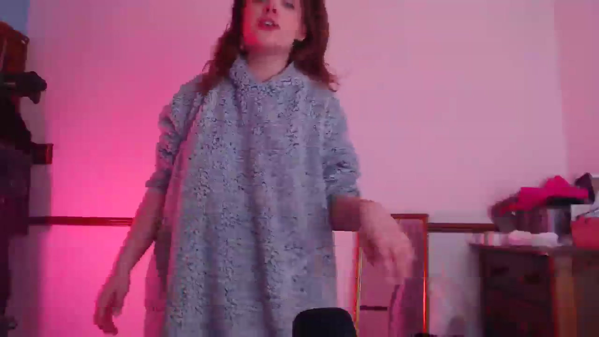 Gallery image thumbnail from KittyCash3w's myfreecams stream on, 04/10/2024, 21:30 image 6 of 20