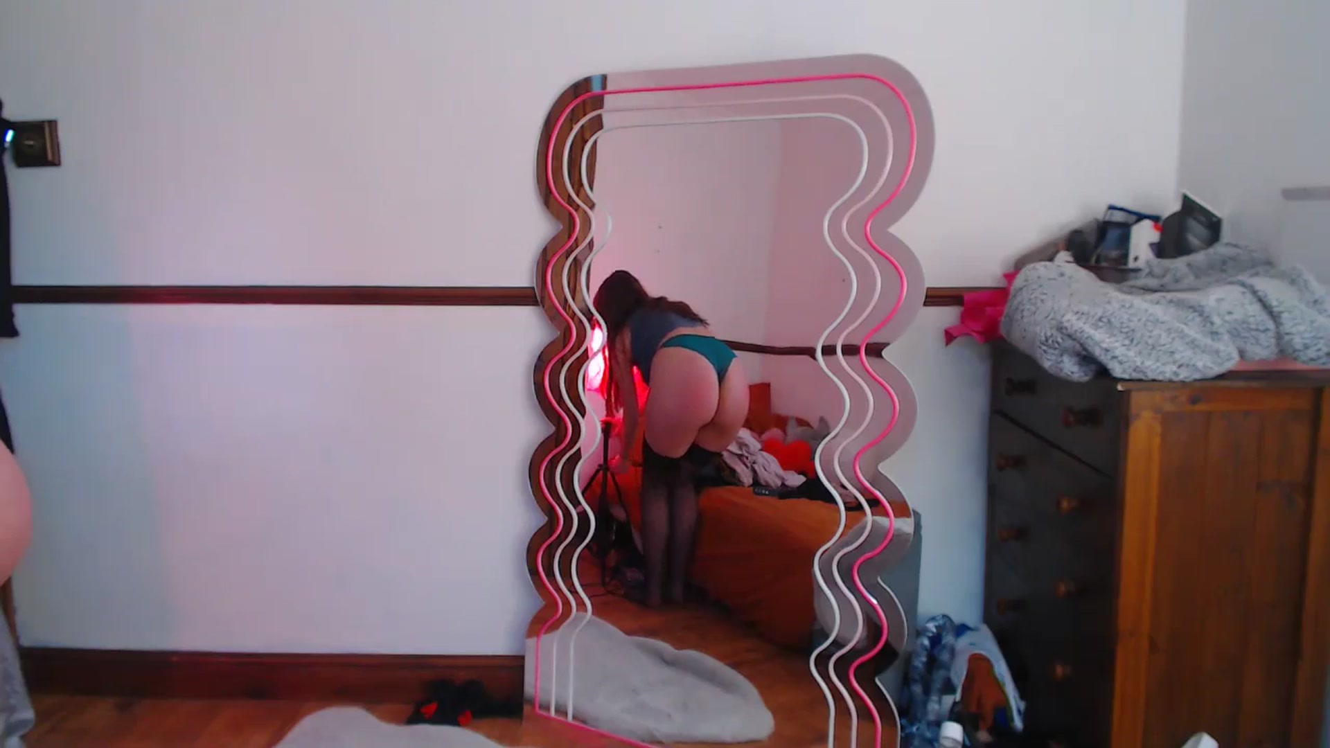 Gallery image thumbnail from KittyCash3w's myfreecams stream on, 04/17/2024, 17:38 image 2 of 20