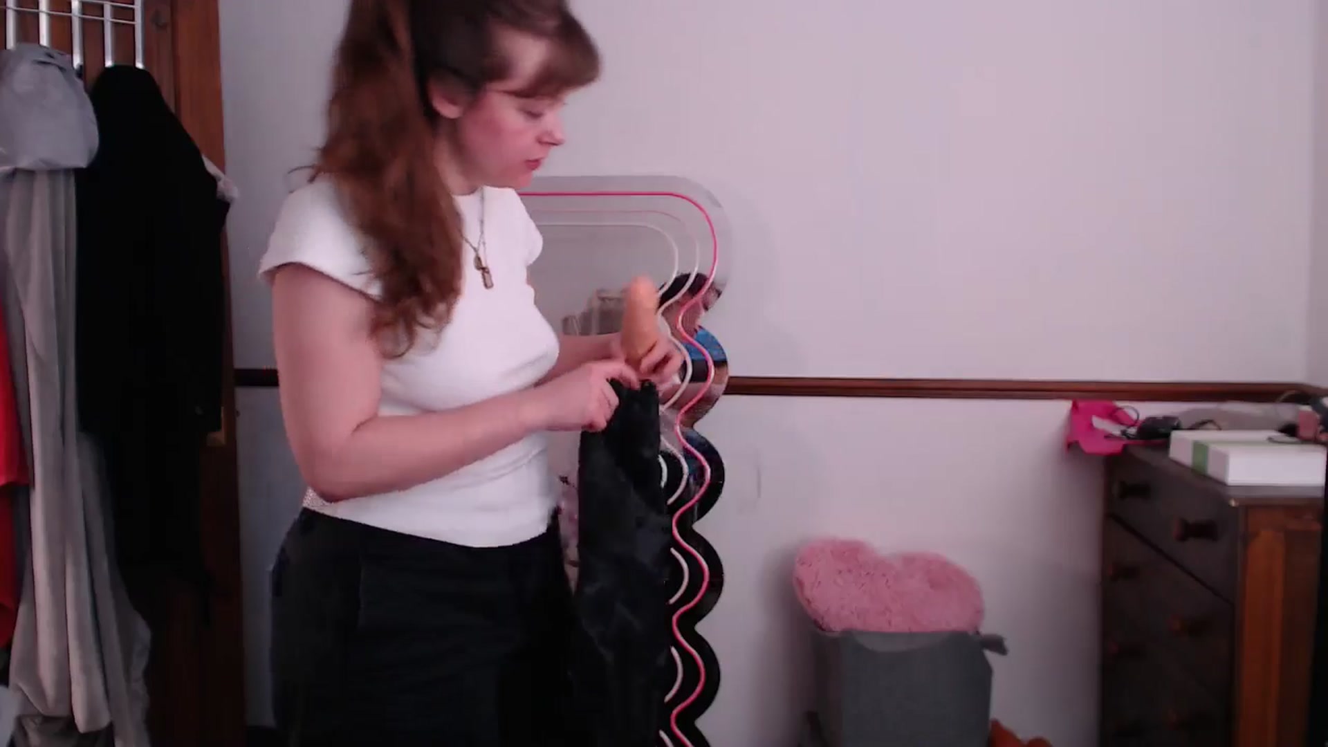 Gallery image thumbnail from KittyCash3w's myfreecams stream on, 05/02/2024, 20:47 image 10 of 20