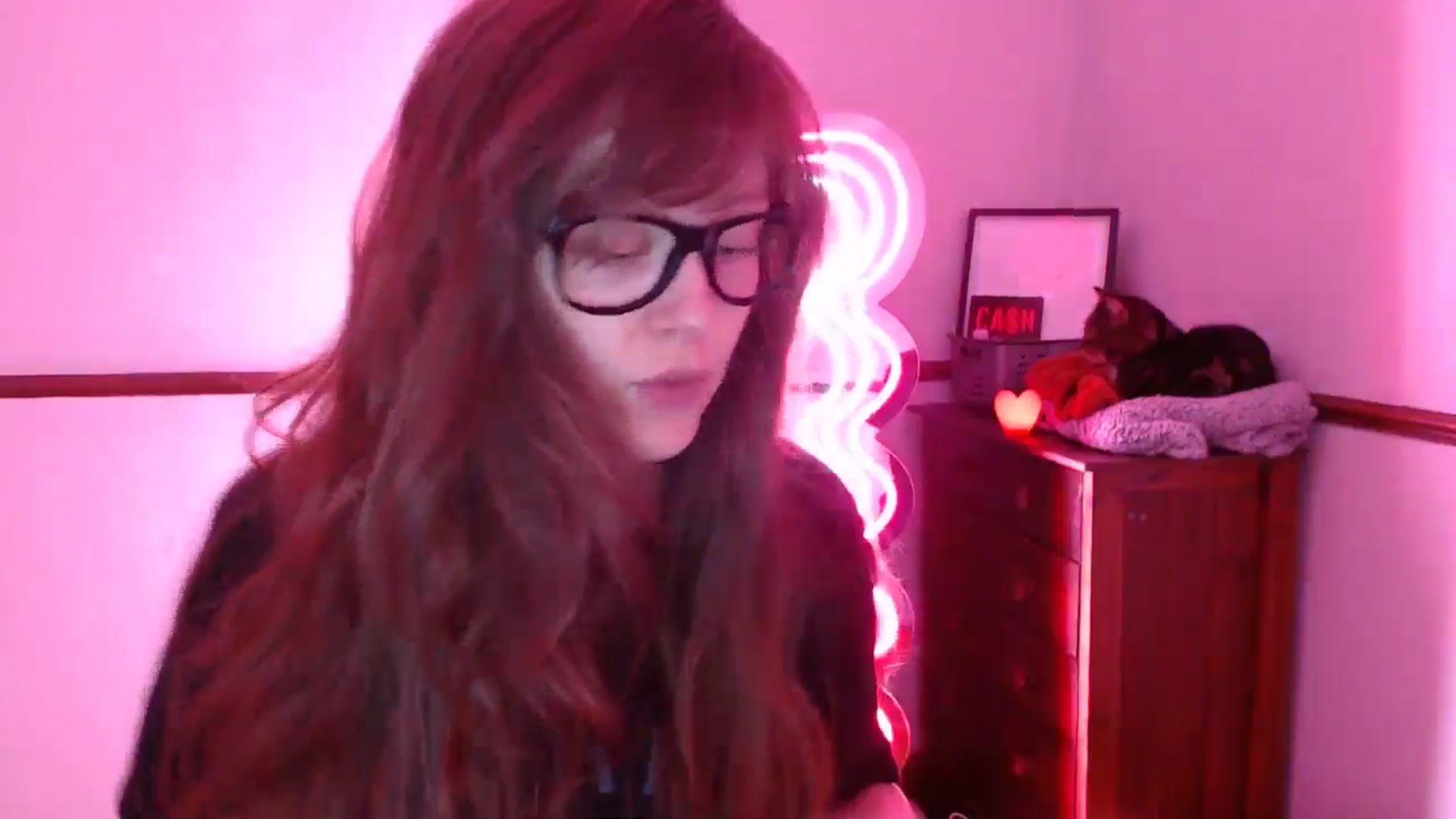 Gallery image thumbnail from KittyCash3w's myfreecams stream on, 05/03/2024, 18:26 image 18 of 20