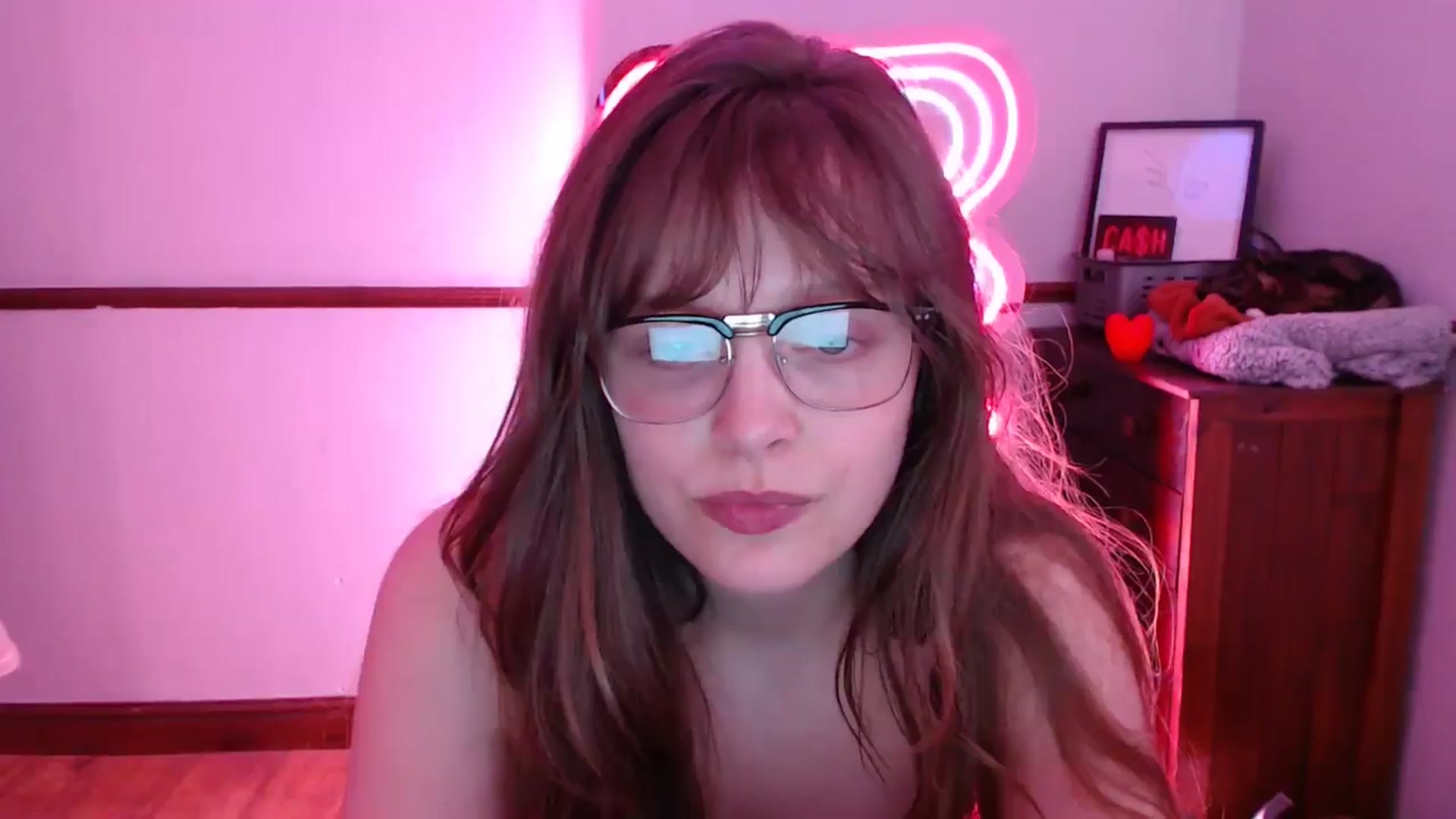 Gallery image thumbnail from KittyCash3w's myfreecams stream on, 05/03/2024, 21:55 image 10 of 20