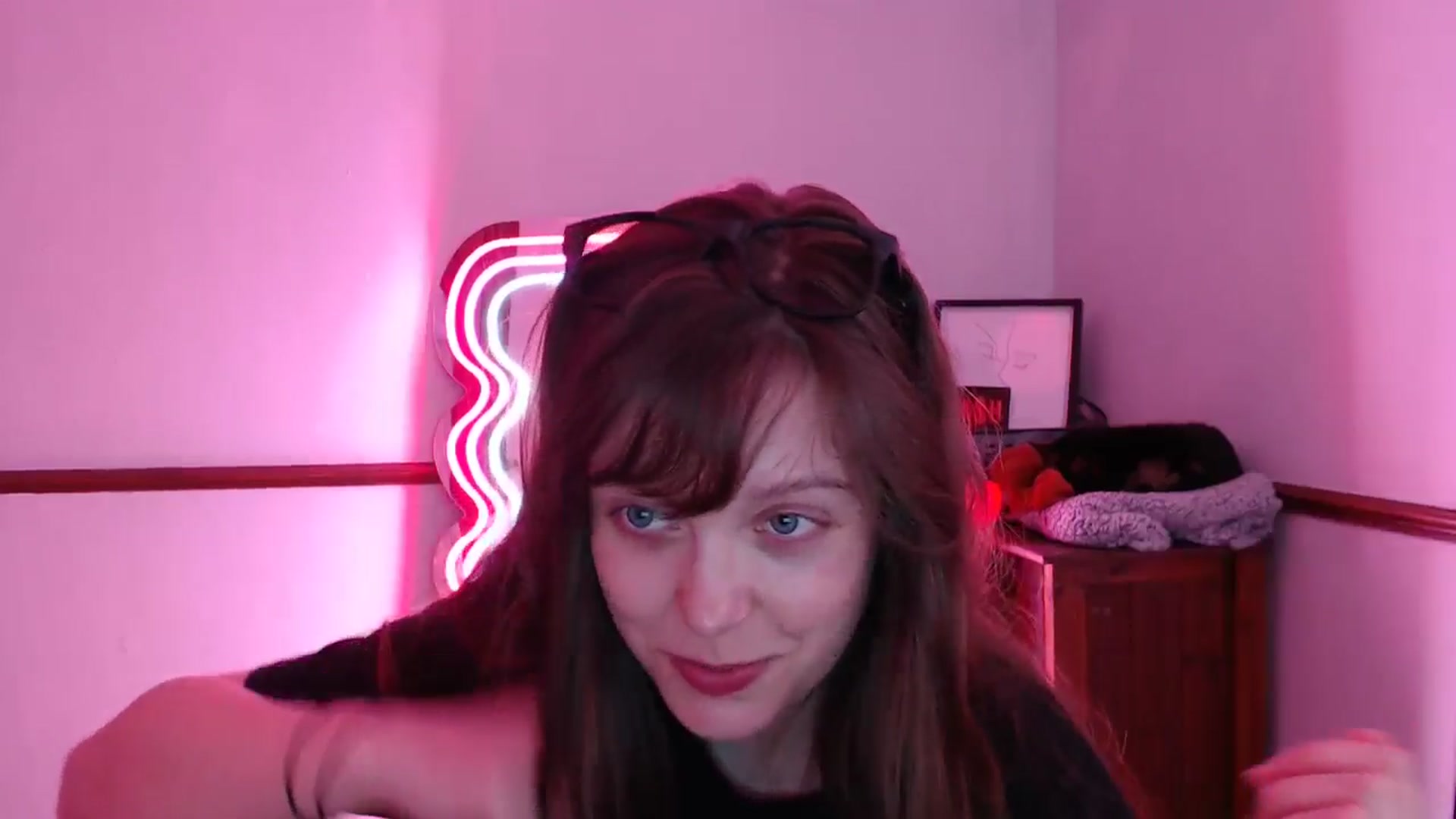 Gallery image thumbnail from KittyCash3w's myfreecams stream on, 05/03/2024, 21:55 image 4 of 20