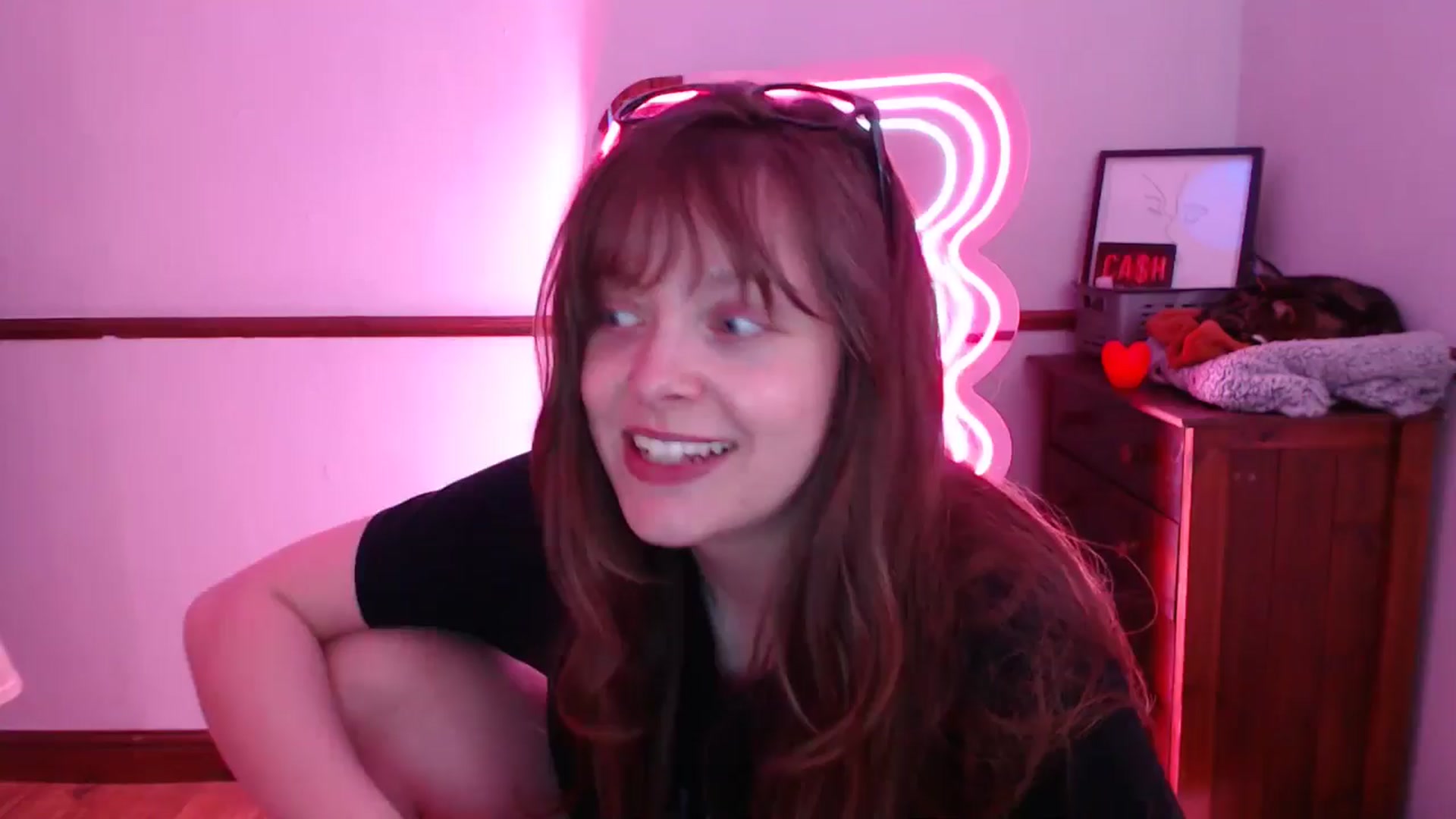 Gallery image thumbnail from KittyCash3w's myfreecams stream on, 05/03/2024, 21:55 image 7 of 20