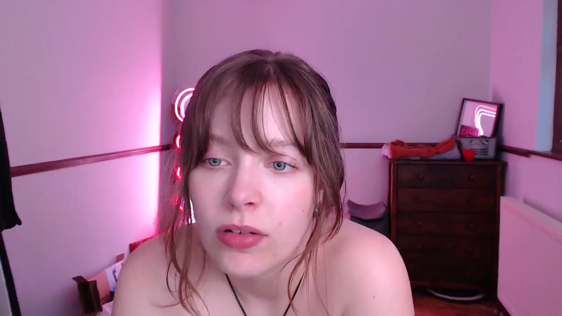 Gallery image thumbnail from KittyCash3w's myfreecams stream on, 05/07/2024, 19:39 image 12 of 20