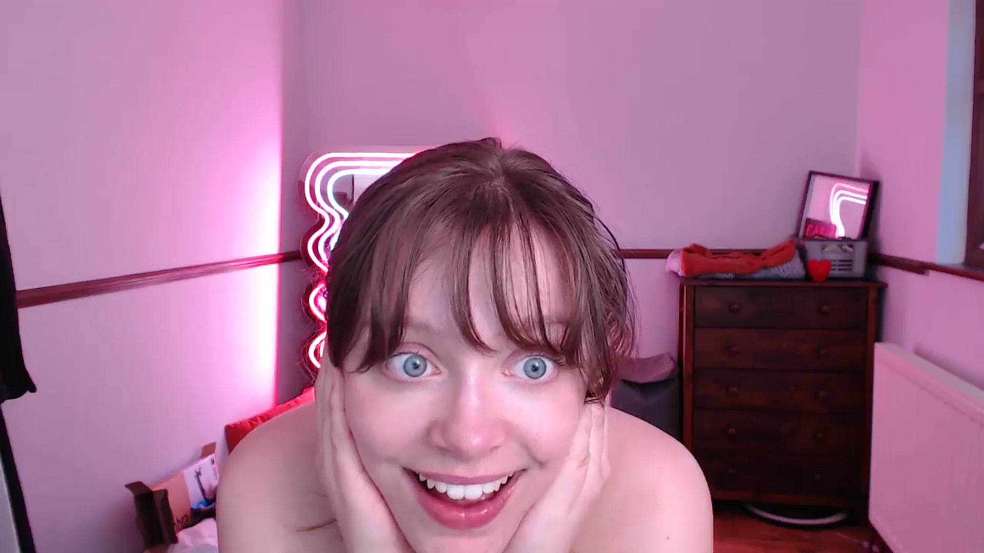 Gallery image thumbnail from KittyCash3w's myfreecams stream on, 05/07/2024, 19:39 image 11 of 20