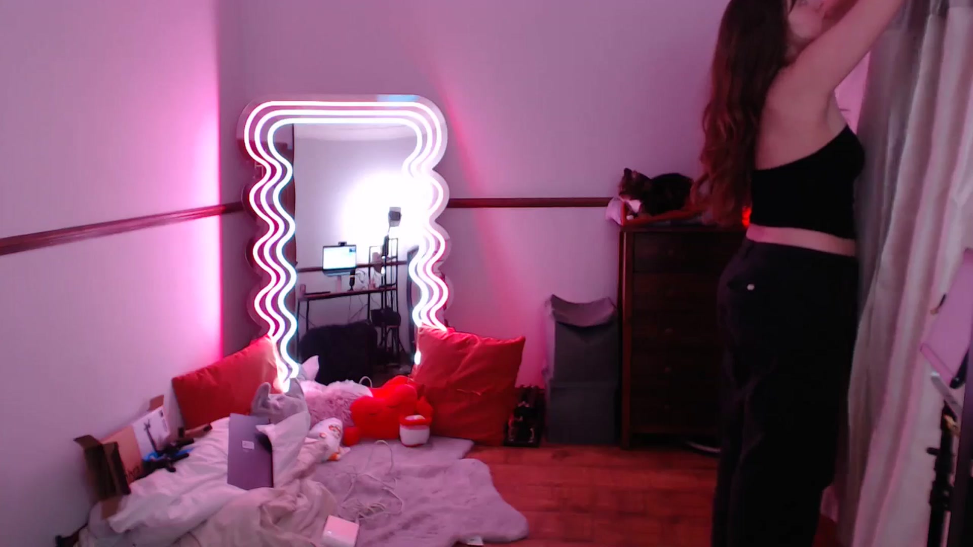 Gallery image thumbnail from KittyCash3w's myfreecams stream on, 05/07/2024, 20:33 image 11 of 20