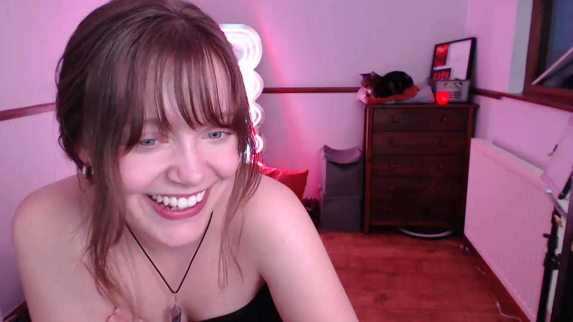 Gallery image thumbnail from KittyCash3w's myfreecams stream on, 05/07/2024, 20:33 image 8 of 20