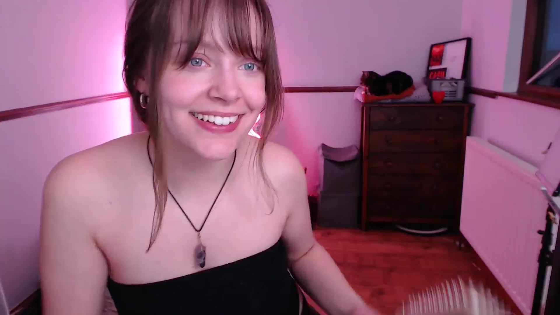 Gallery image thumbnail from KittyCash3w's myfreecams stream on, 05/07/2024, 20:33 image 7 of 20