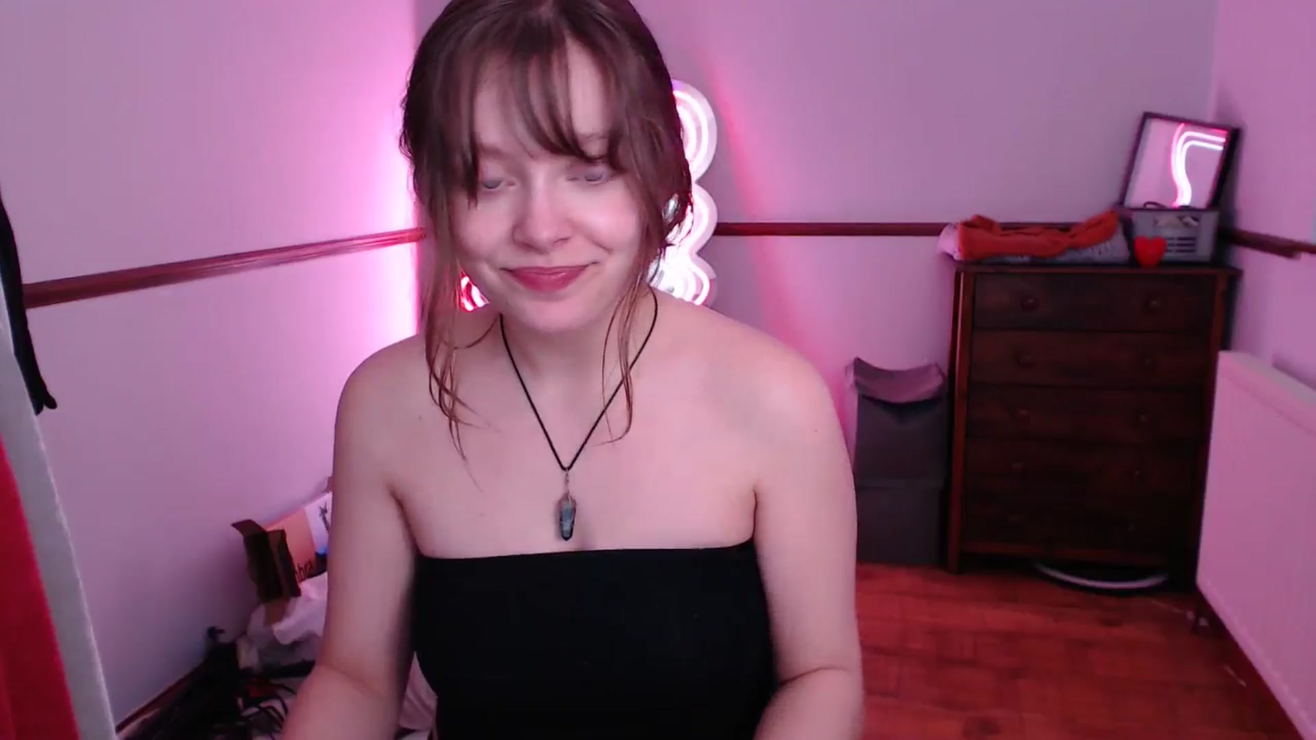 Gallery image thumbnail from KittyCash3w's myfreecams stream on, 05/07/2024, 20:33 image 2 of 20