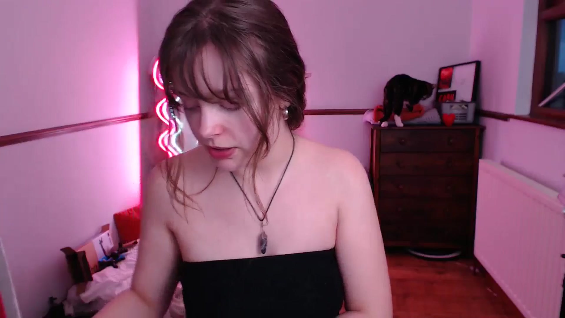 Gallery image thumbnail from KittyCash3w's myfreecams stream on, 05/07/2024, 20:33 image 6 of 20