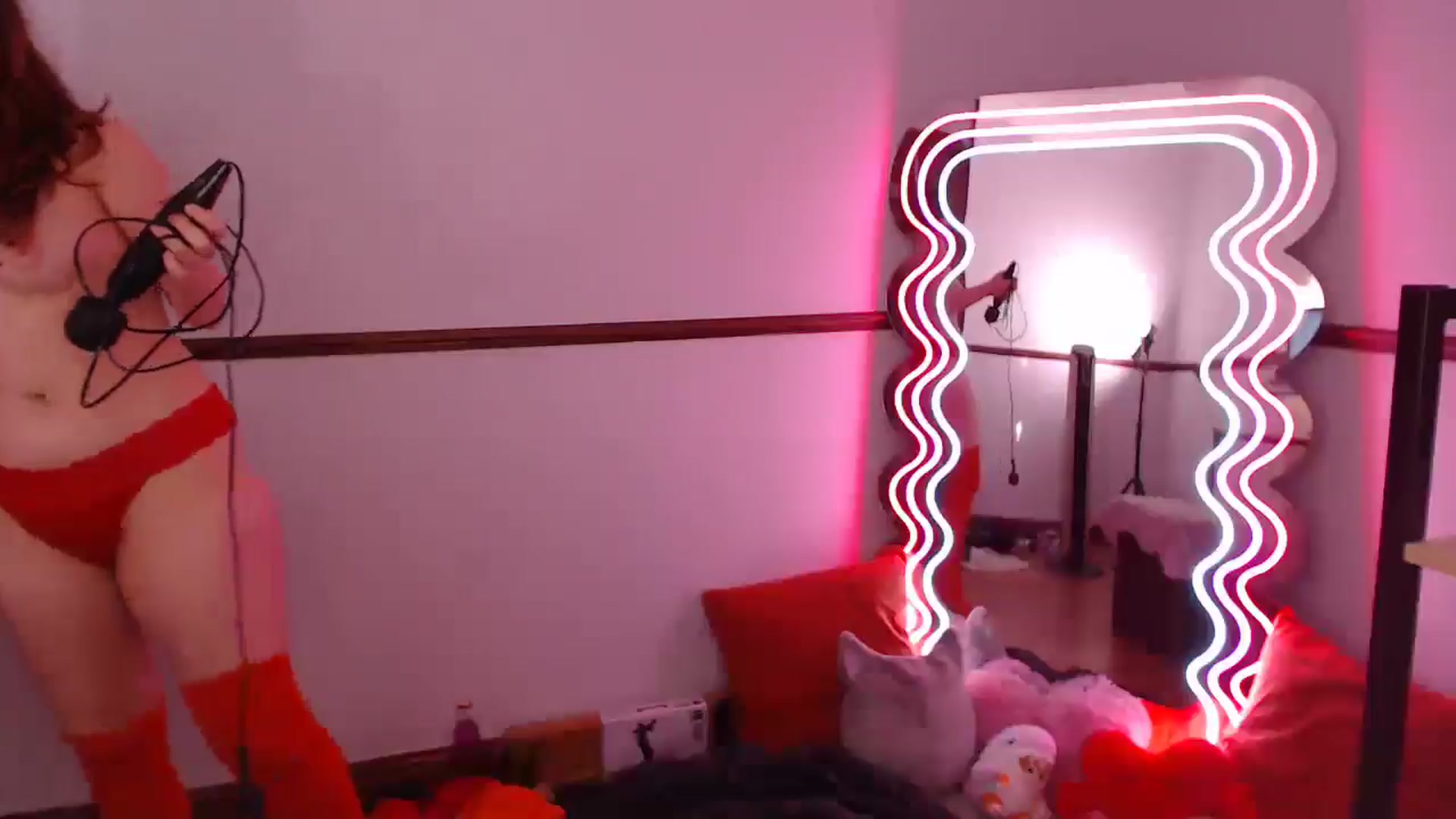Gallery image thumbnail from KittyCash3w's myfreecams stream on, 05/11/2024, 17:28 image 18 of 20
