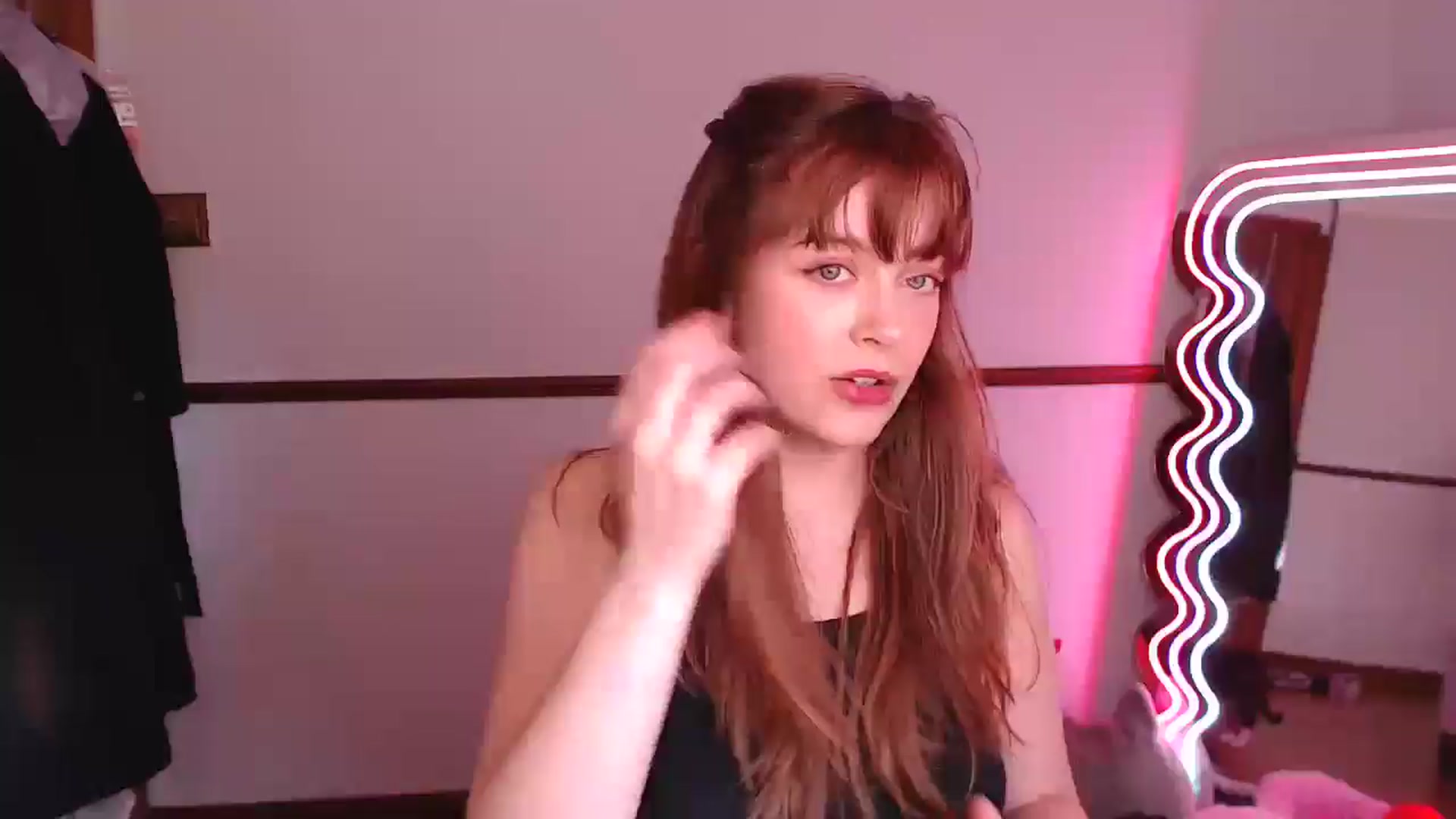 Gallery image thumbnail from KittyCash3w's myfreecams stream on, 05/19/2024, 18:09 image 14 of 20