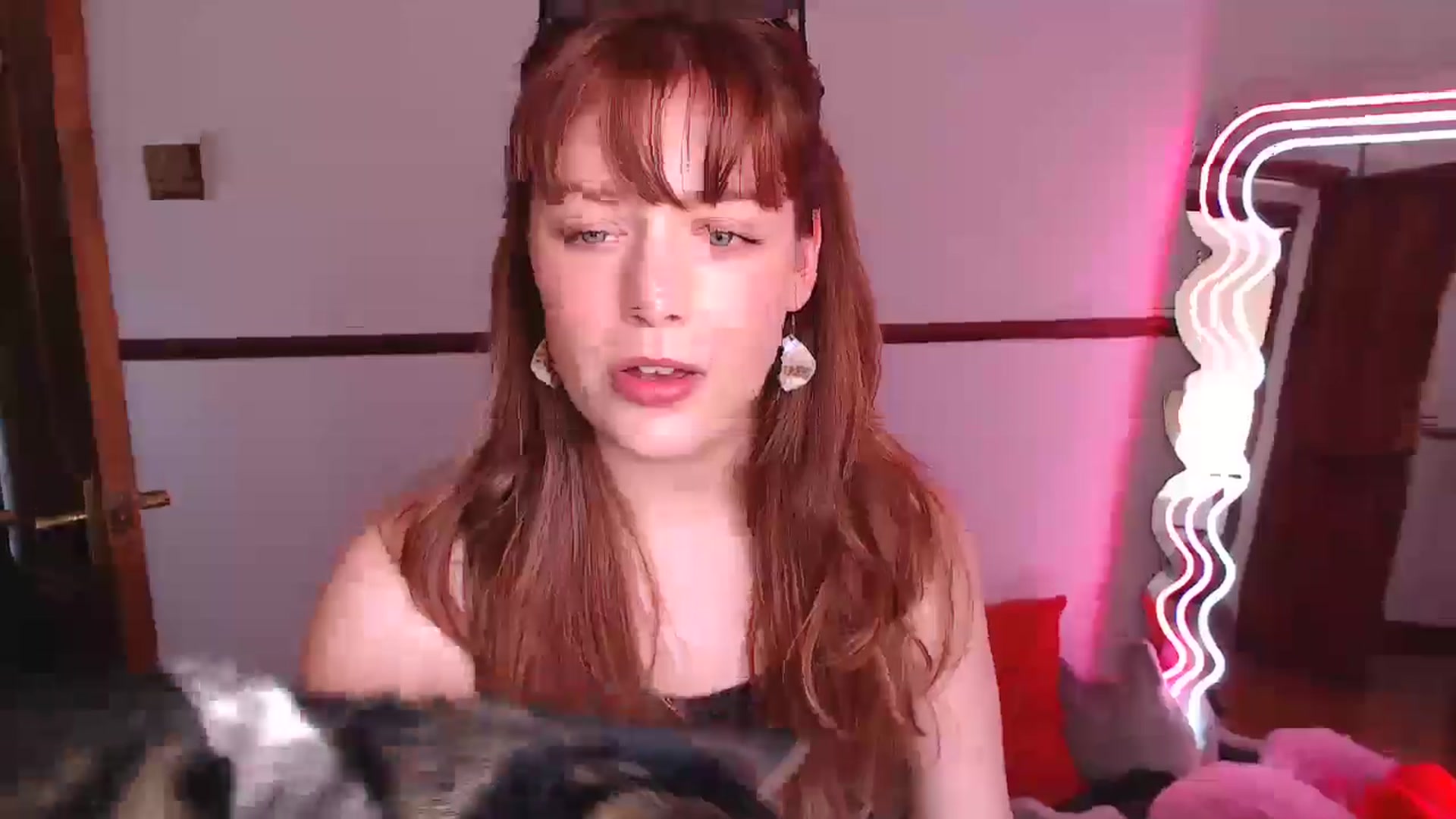Gallery image thumbnail from KittyCash3w's myfreecams stream on, 05/19/2024, 18:09 image 4 of 20
