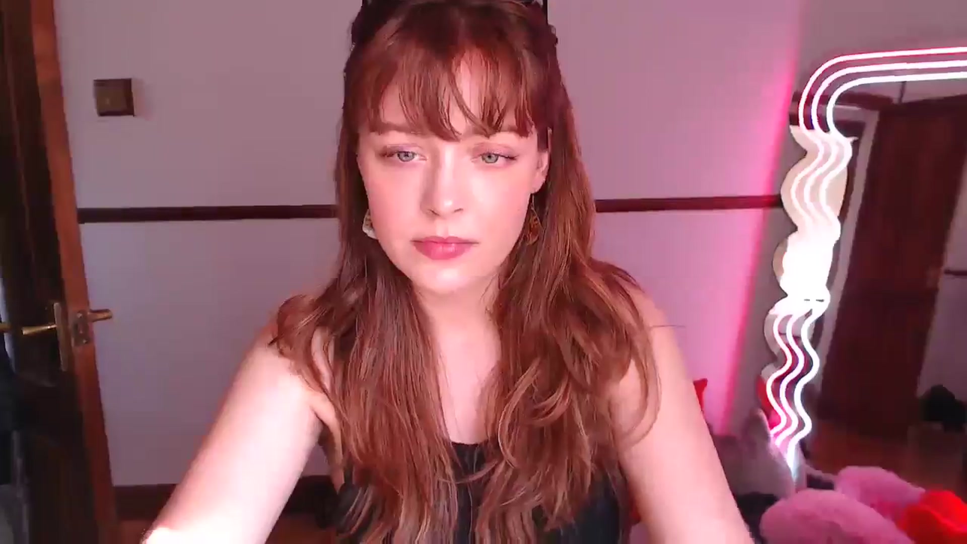 Gallery image thumbnail from KittyCash3w's myfreecams stream on, 05/19/2024, 18:09 image 8 of 20