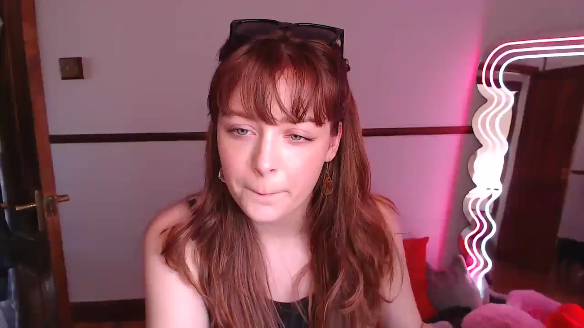 Gallery image thumbnail from KittyCash3w's myfreecams stream on, 05/19/2024, 18:09 image 6 of 20