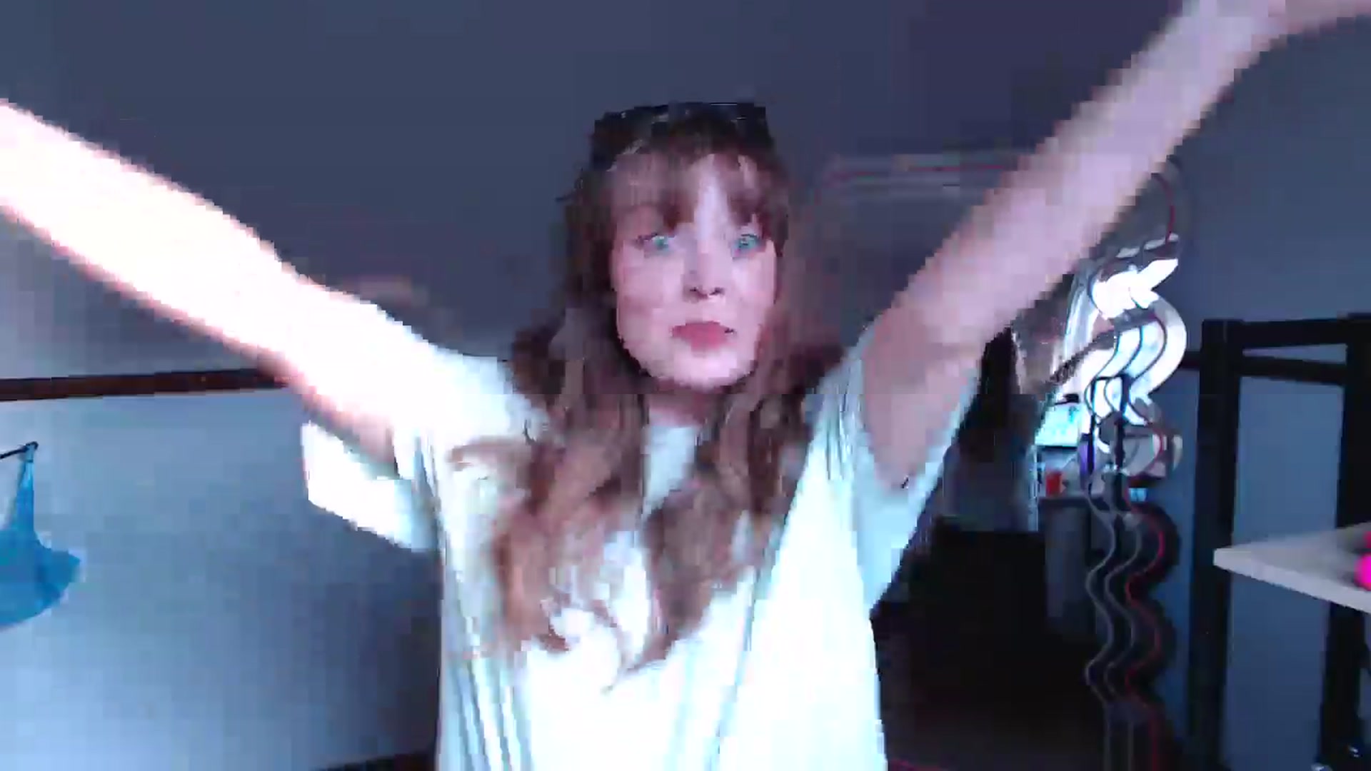 Gallery image thumbnail from KittyCash3w's myfreecams stream on, 06/05/2024, 19:25 image 14 of 20