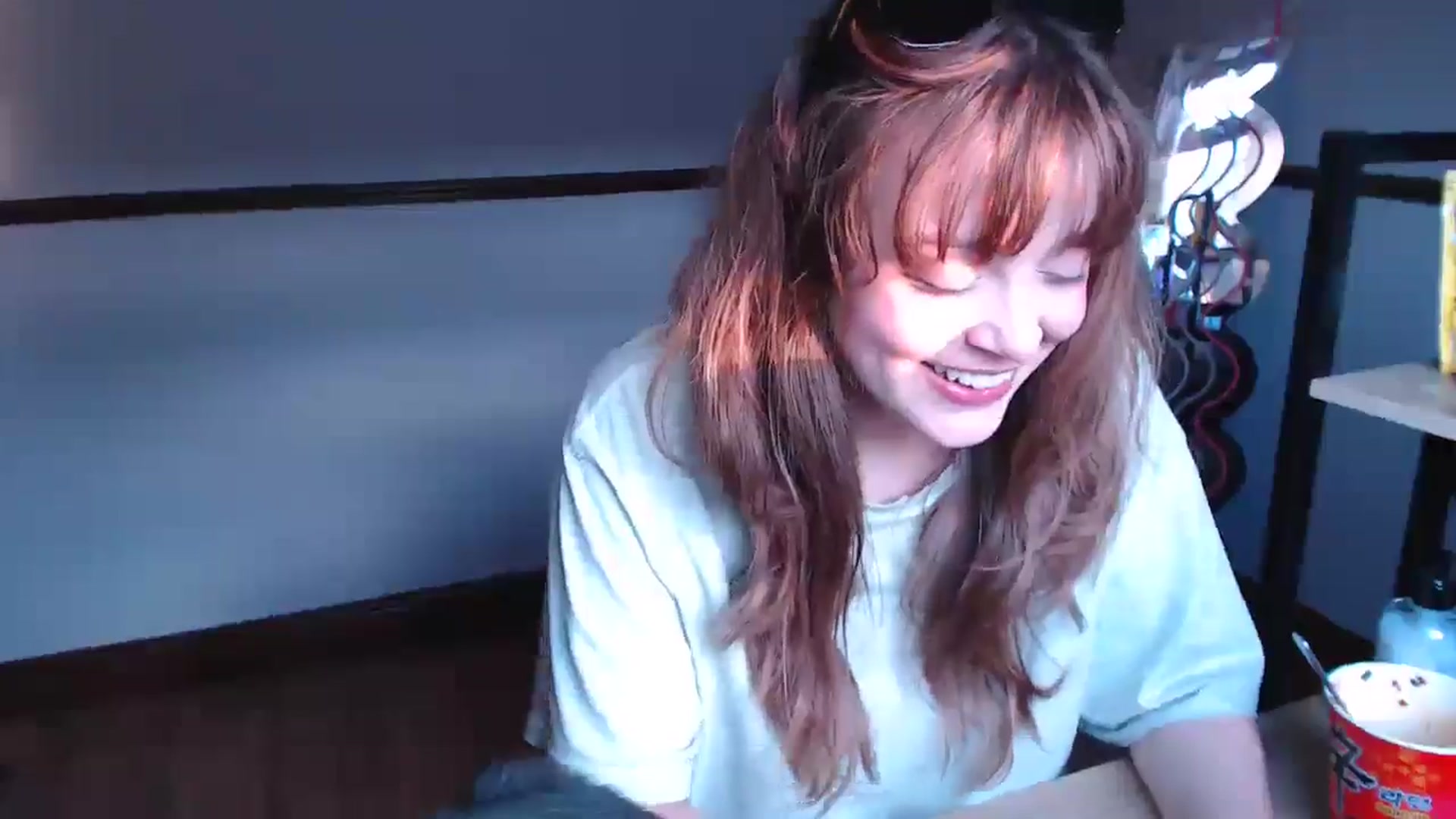 Gallery image thumbnail from KittyCash3w's myfreecams stream on, 06/05/2024, 19:25 image 20 of 20