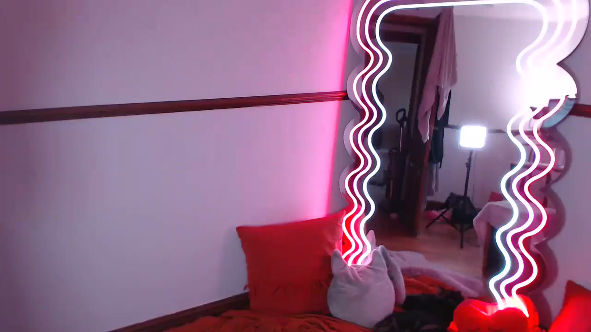 Gallery image thumbnail from KittyCash3w's myfreecams stream on, 07/03/2024, 15:29 image 13 of 20