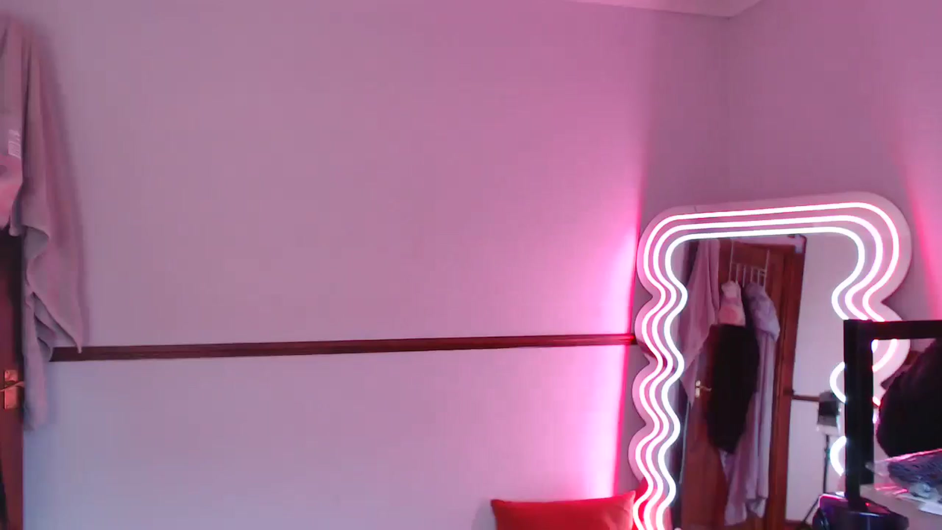 Gallery image thumbnail from KittyCash3w's myfreecams stream on, 07/03/2024, 19:11 image 7 of 20