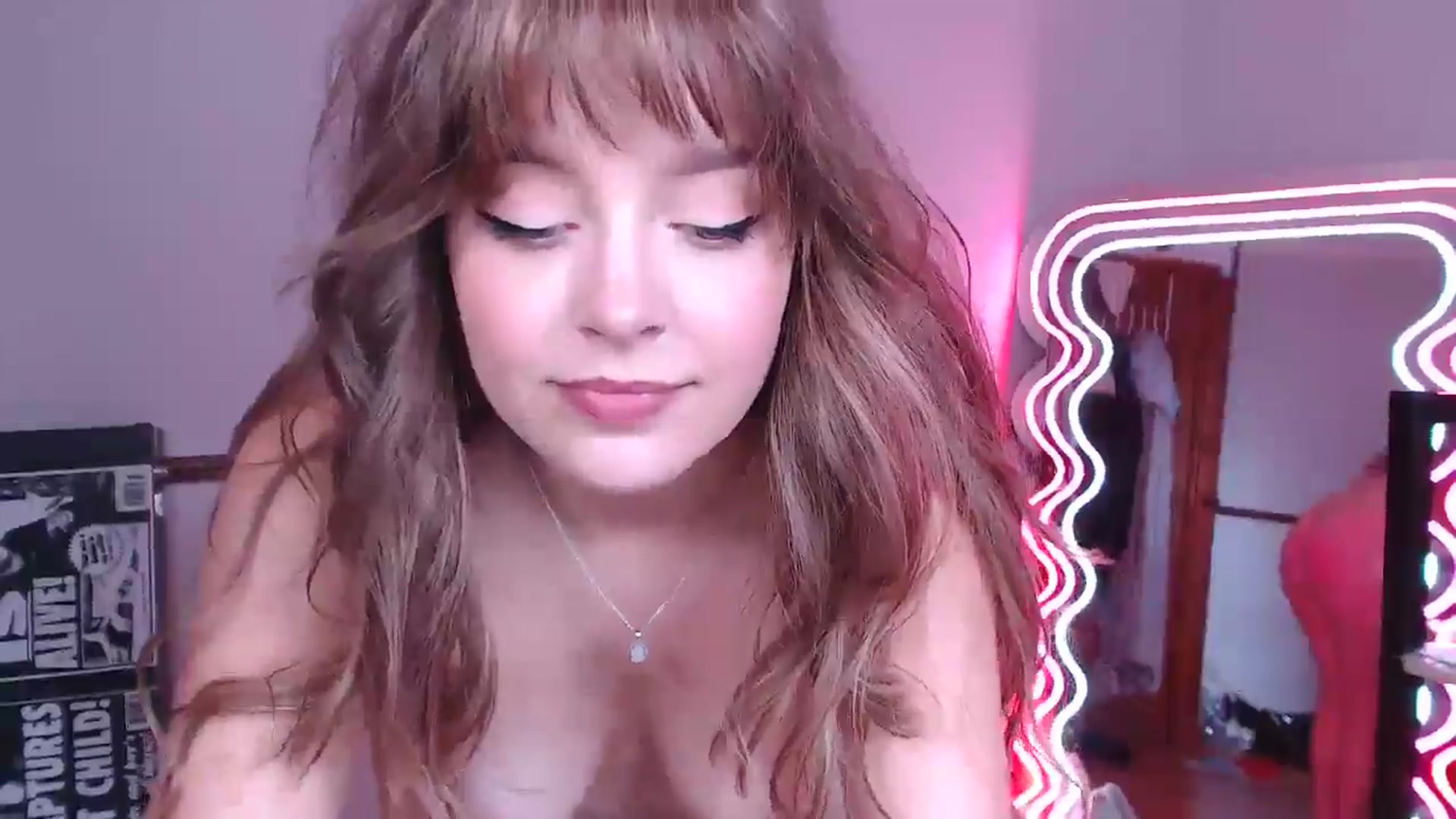 Gallery image thumbnail from KittyCash3w's myfreecams stream on, 07/04/2024, 16:40 image 13 of 20