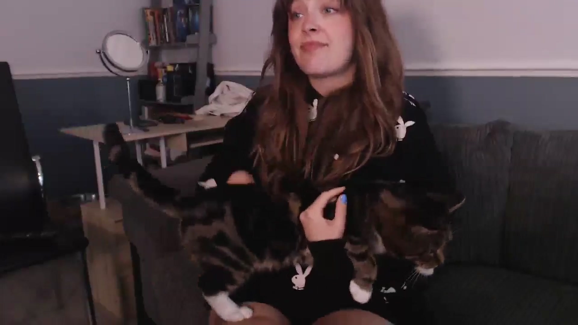 Gallery image thumbnail from KittyCash3w's myfreecams stream on, 07/06/2024, 18:59 image 11 of 20