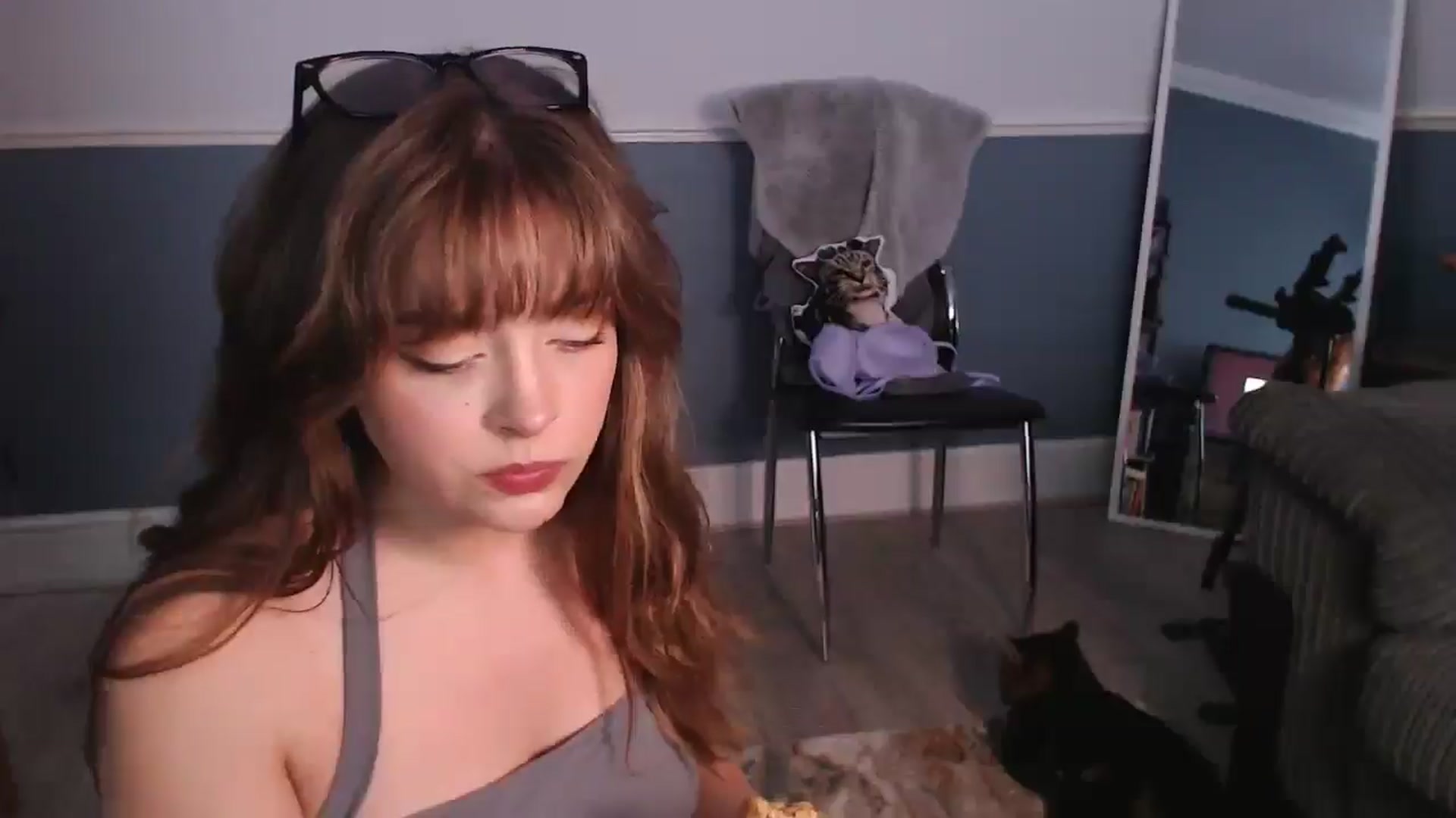 Gallery image thumbnail from KittyCash3w's myfreecams stream on, 07/18/2024, 17:45 image 14 of 20