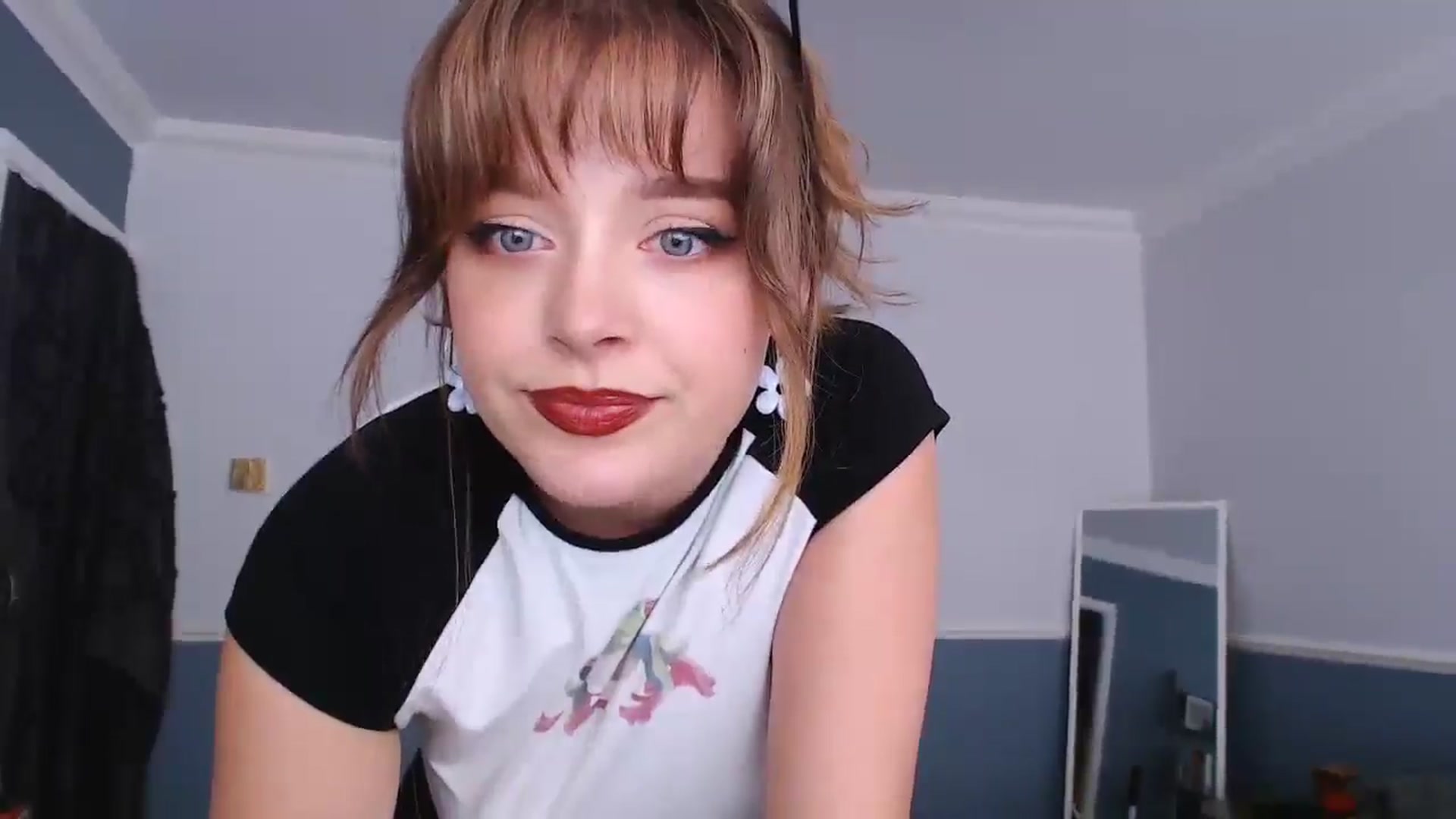 Gallery image thumbnail from KittyCash3w's myfreecams stream on, 08/14/2024, 13:07 image 3 of 20
