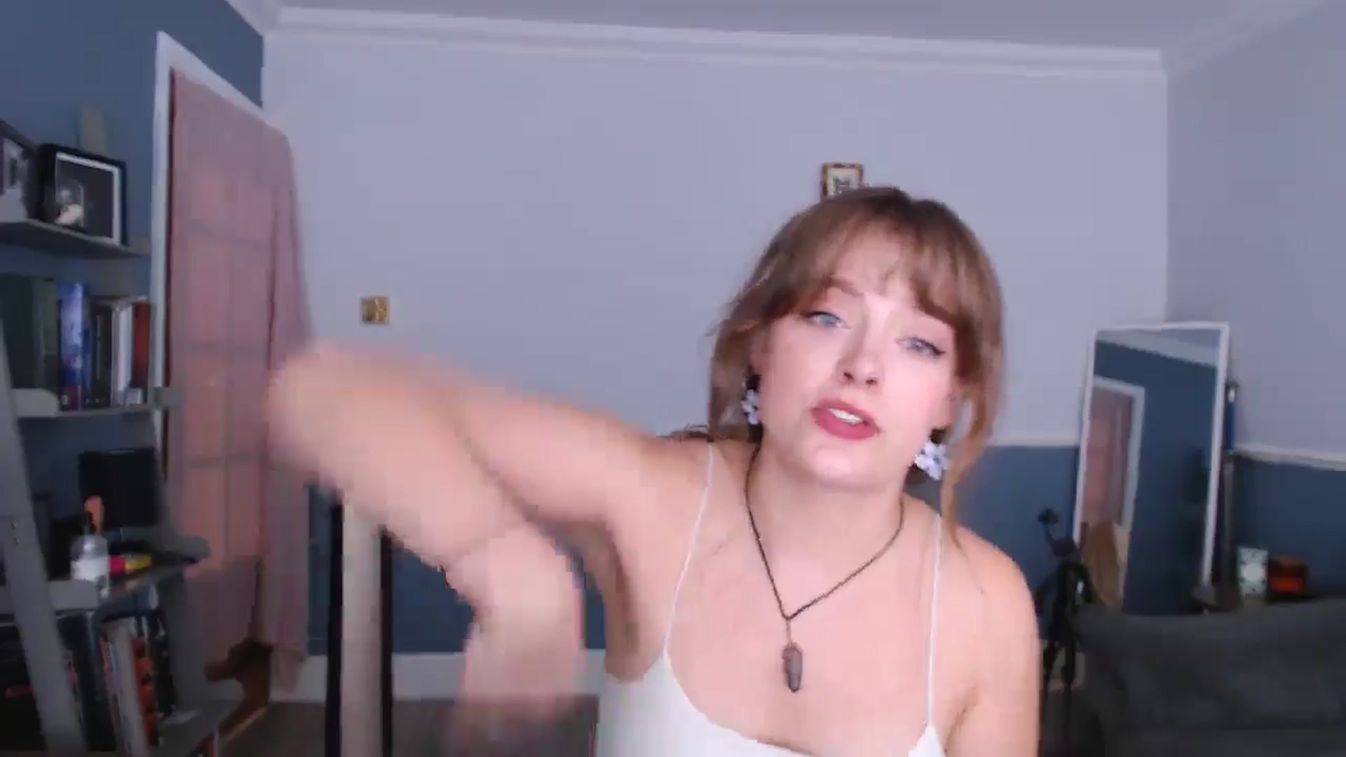 Gallery image thumbnail from KittyCash3w's myfreecams stream on, 08/17/2024, 16:57 image 15 of 20
