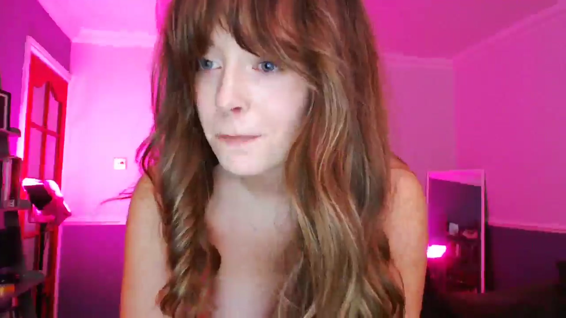 Gallery image thumbnail from KittyCash3w's myfreecams stream on, 08/21/2024, 21:33 image 17 of 20
