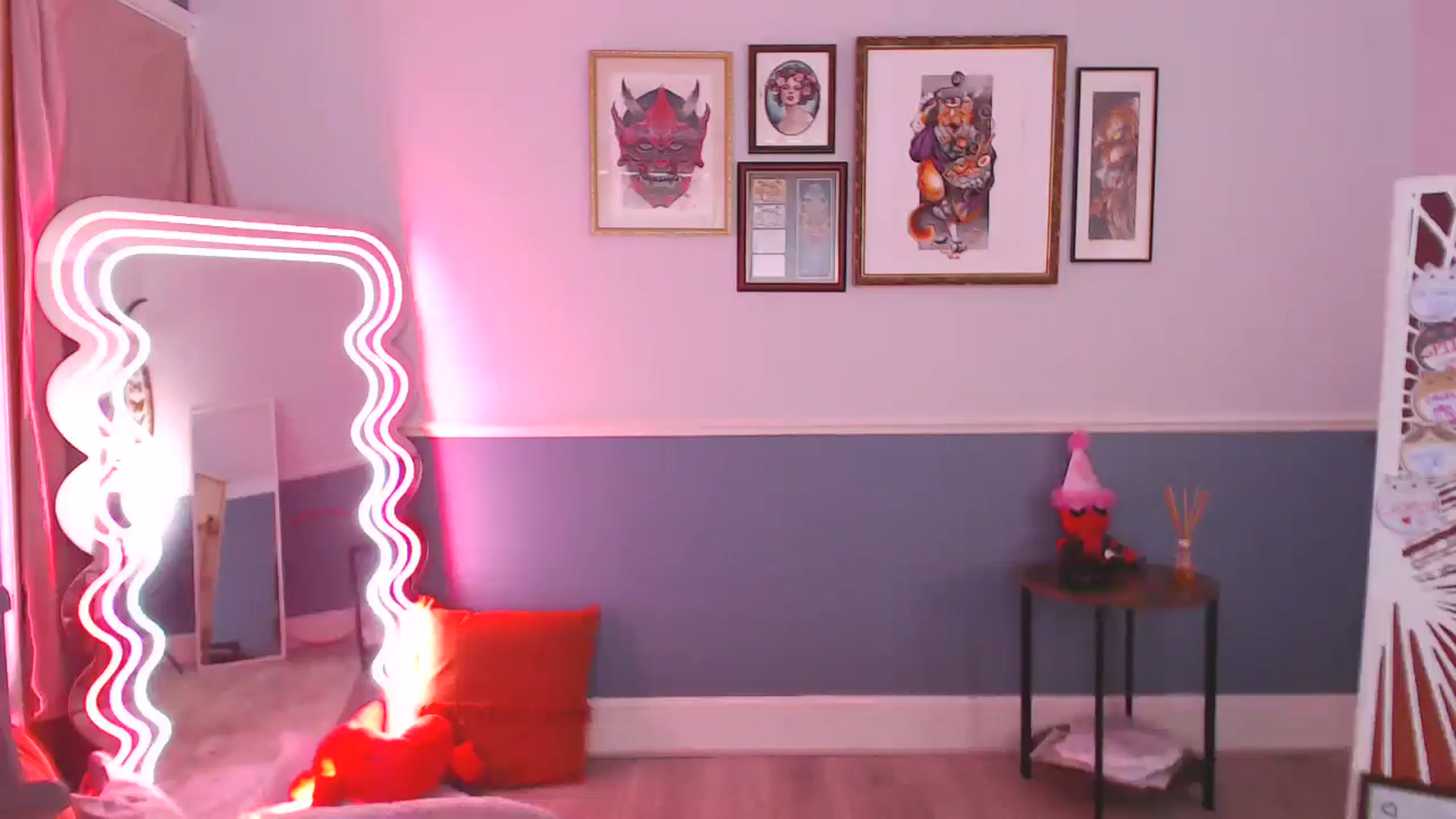 Gallery image thumbnail from KittyCash3w's myfreecams stream on, 09/03/2024, 16:11 image 15 of 20