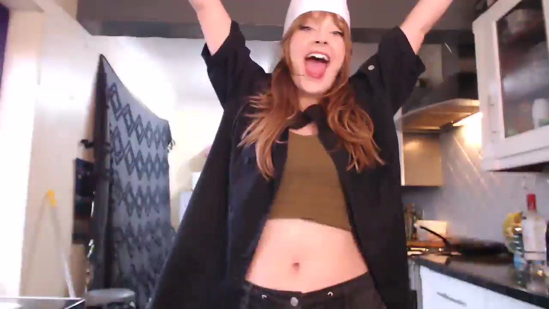 Gallery image thumbnail from KittyCash3w's myfreecams stream on, 09/04/2024, 17:00 image 11 of 20