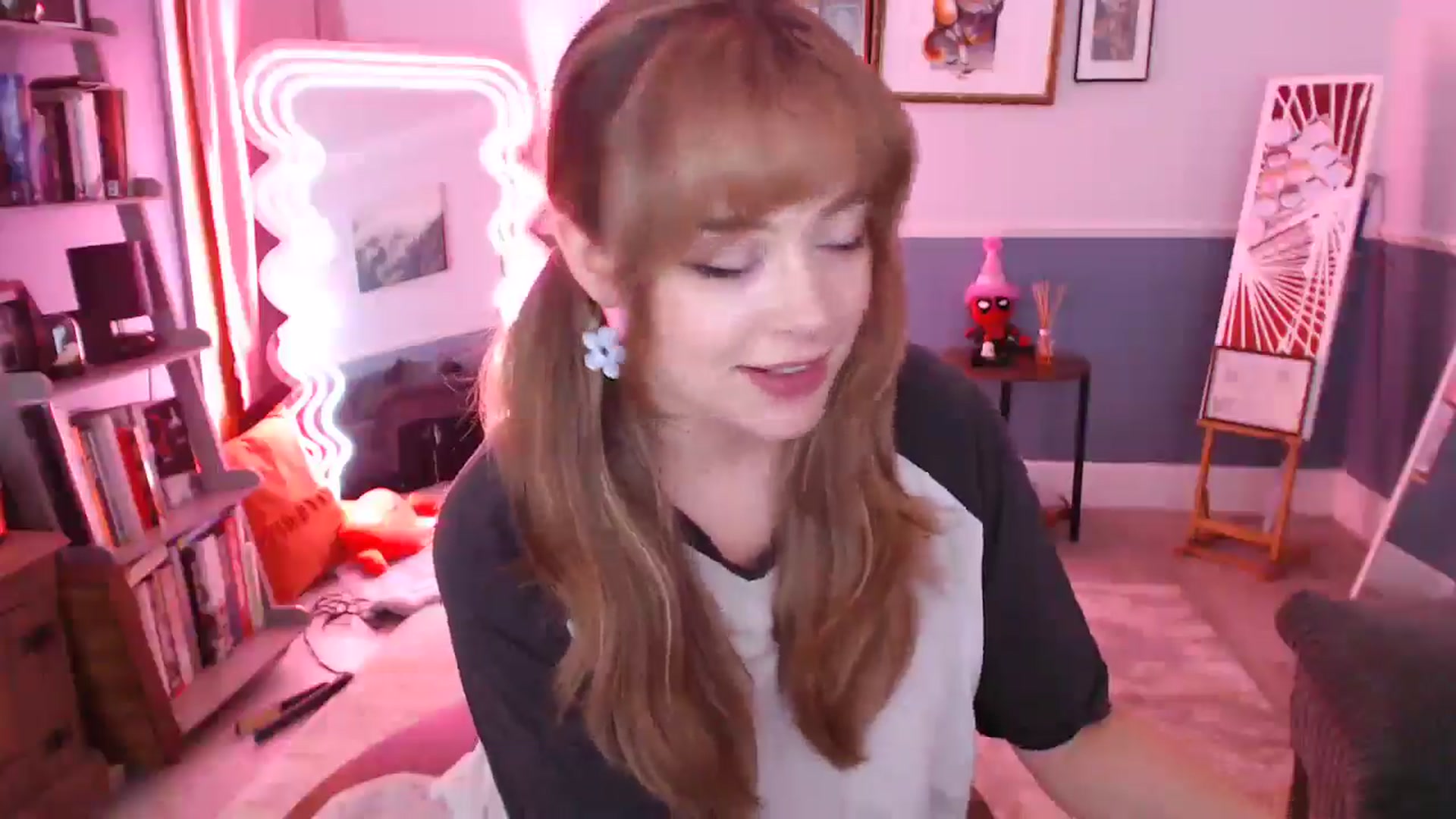 Gallery image thumbnail from KittyCash3w's myfreecams stream on, 09/06/2024, 19:43 image 2 of 20