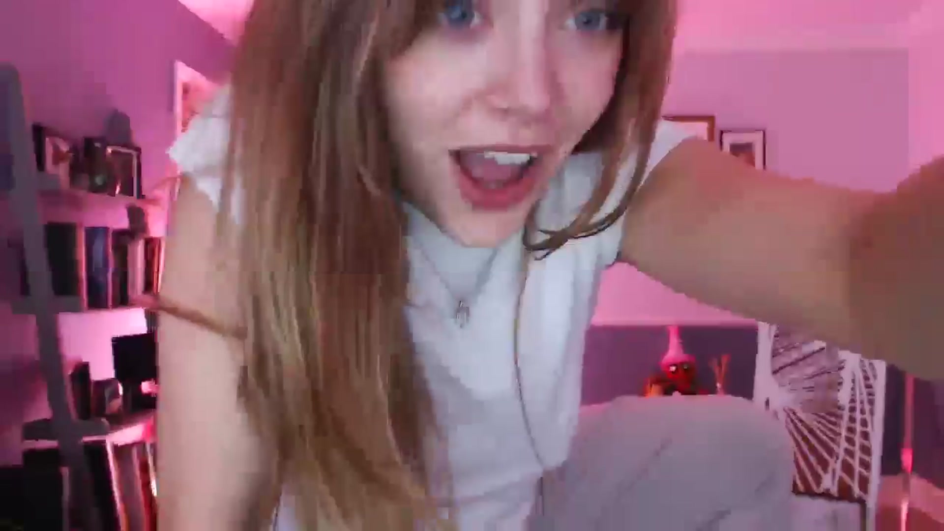 Gallery image thumbnail from KittyCash3w's myfreecams stream on, 09/09/2024, 18:35 image 13 of 20