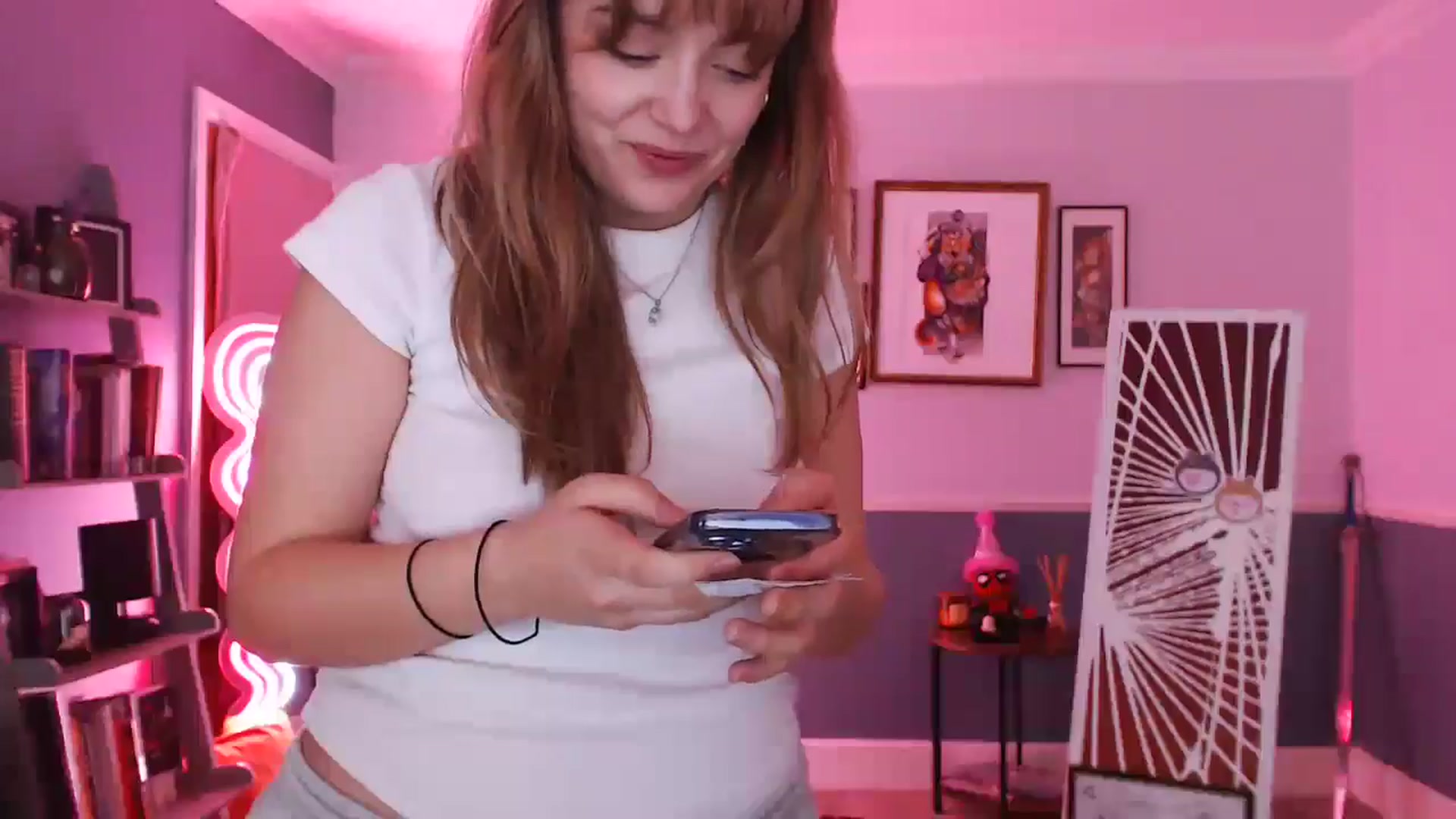 Gallery image thumbnail from KittyCash3w's myfreecams stream on, 09/09/2024, 18:35 image 6 of 20