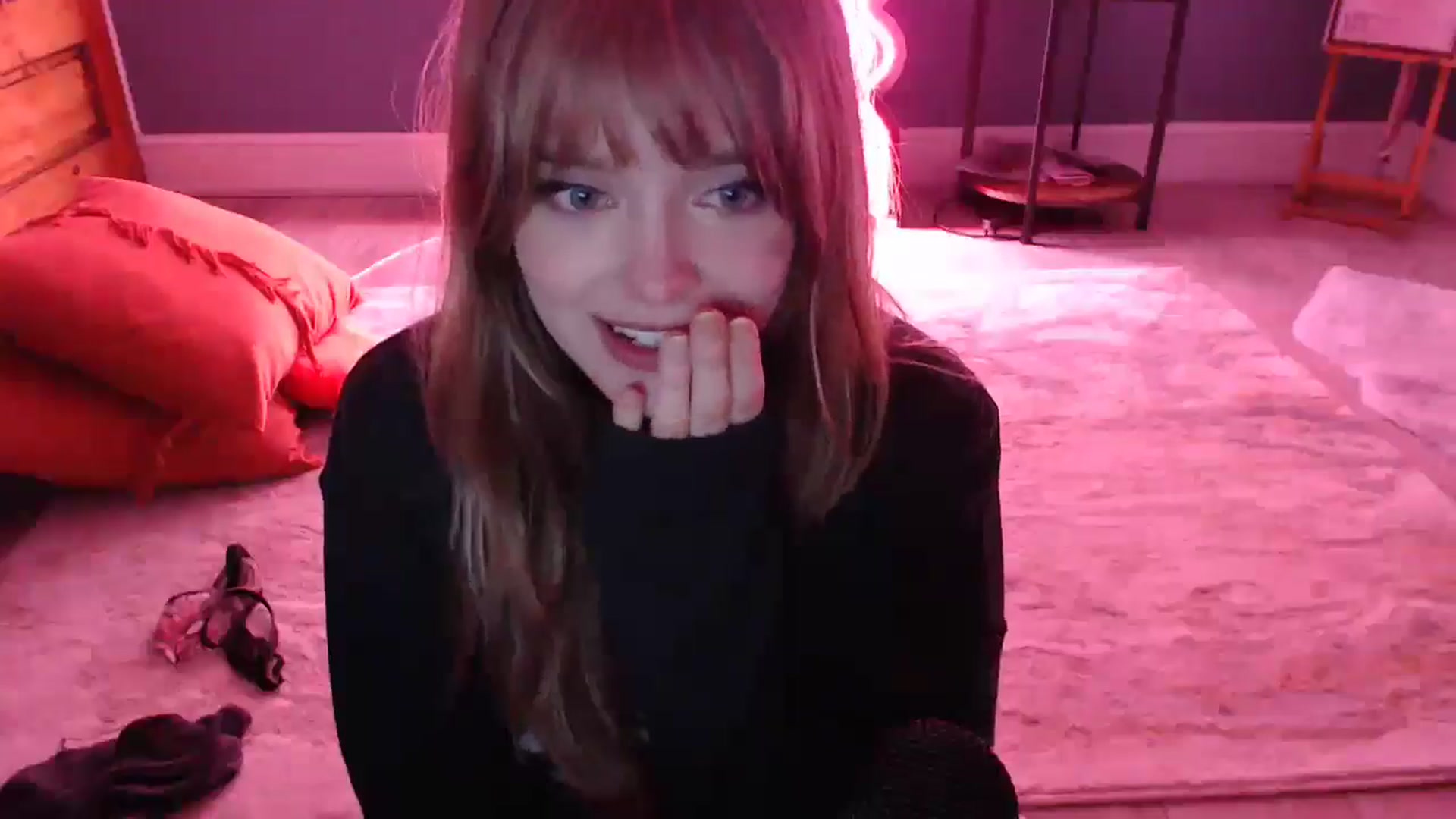 Gallery image thumbnail from KittyCash3w's myfreecams stream on, 09/11/2024, 03:43 image 13 of 20