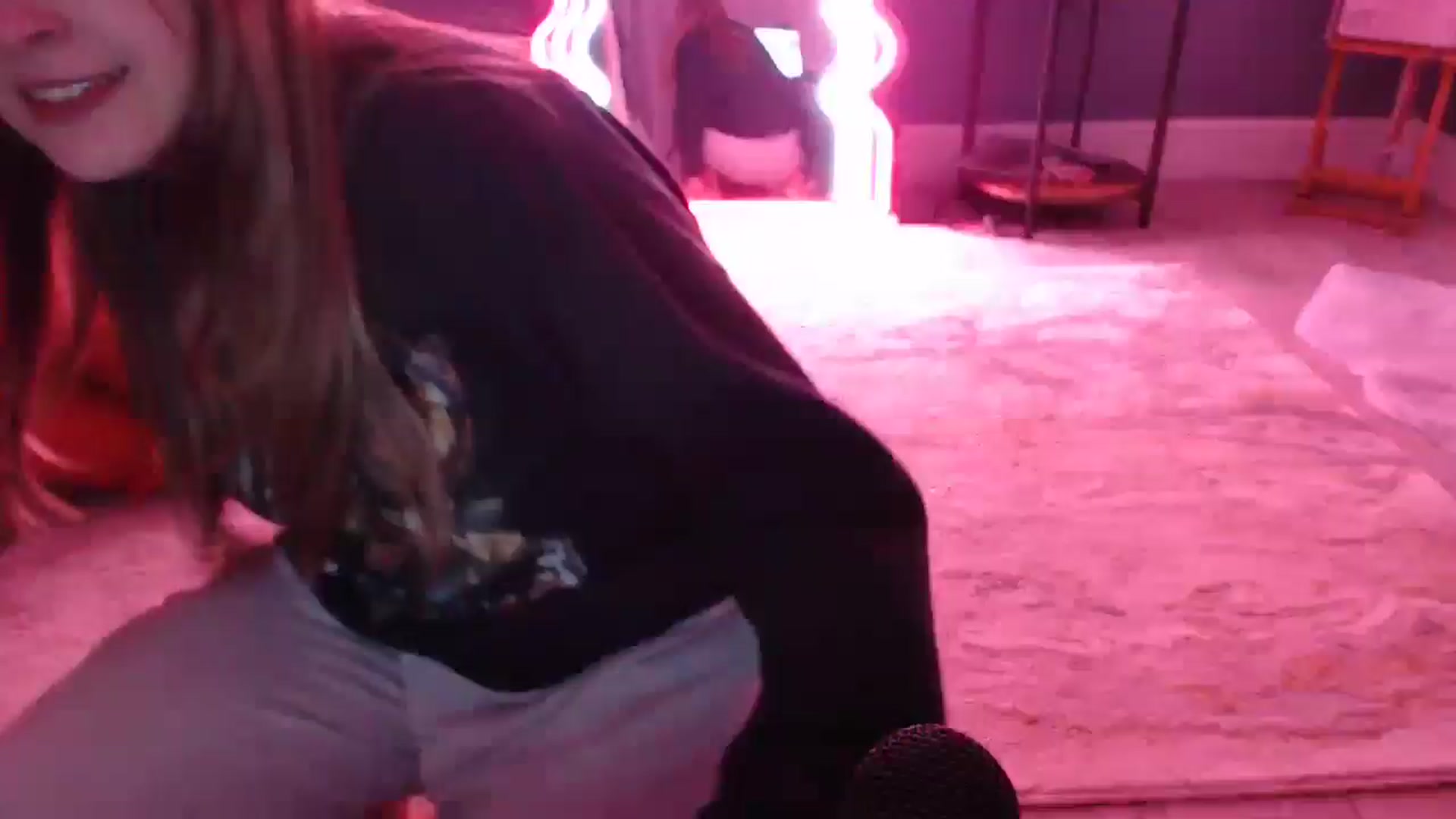 Gallery image thumbnail from KittyCash3w's myfreecams stream on, 09/11/2024, 03:43 image 15 of 20