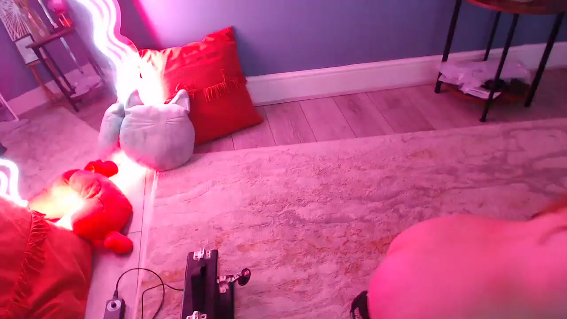 Gallery image thumbnail from KittyCash3w's myfreecams stream on, 09/14/2024, 17:36 image 17 of 20
