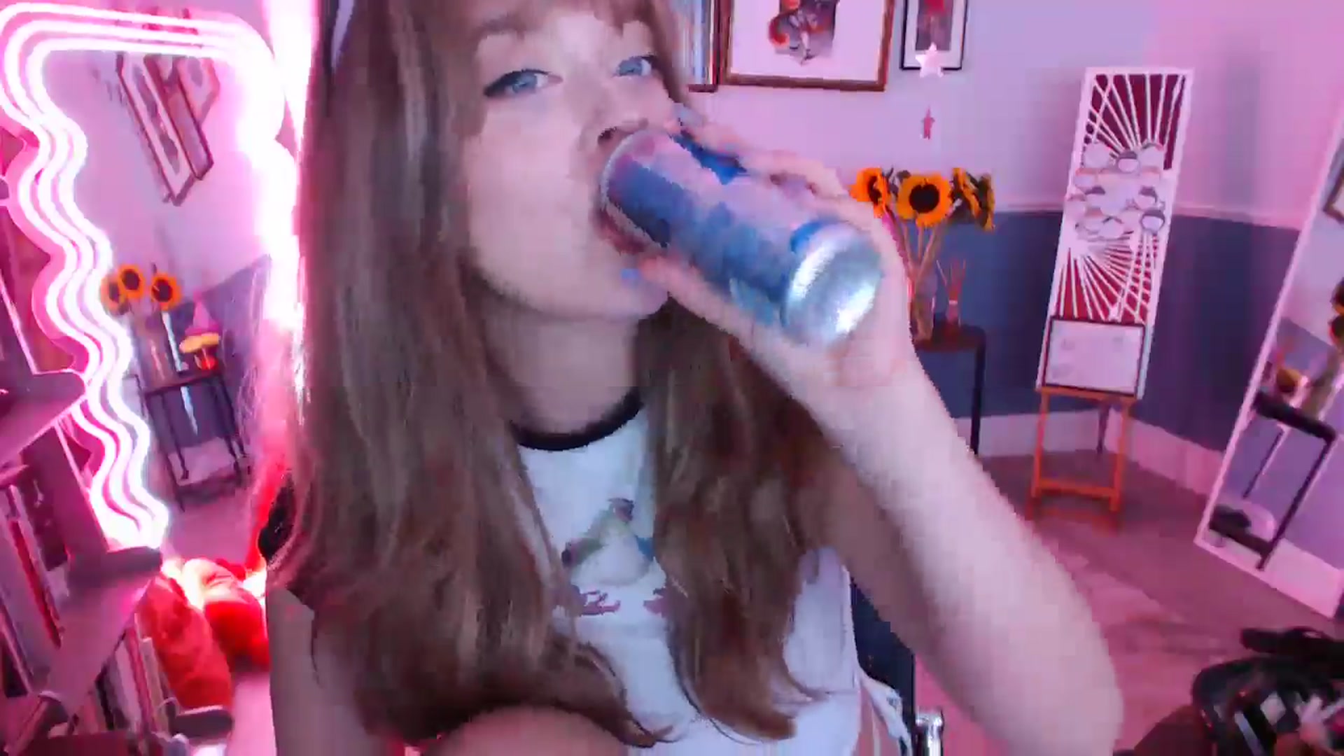 Gallery image thumbnail from KittyCash3w's myfreecams stream on, 09/20/2024, 16:29 image 16 of 20