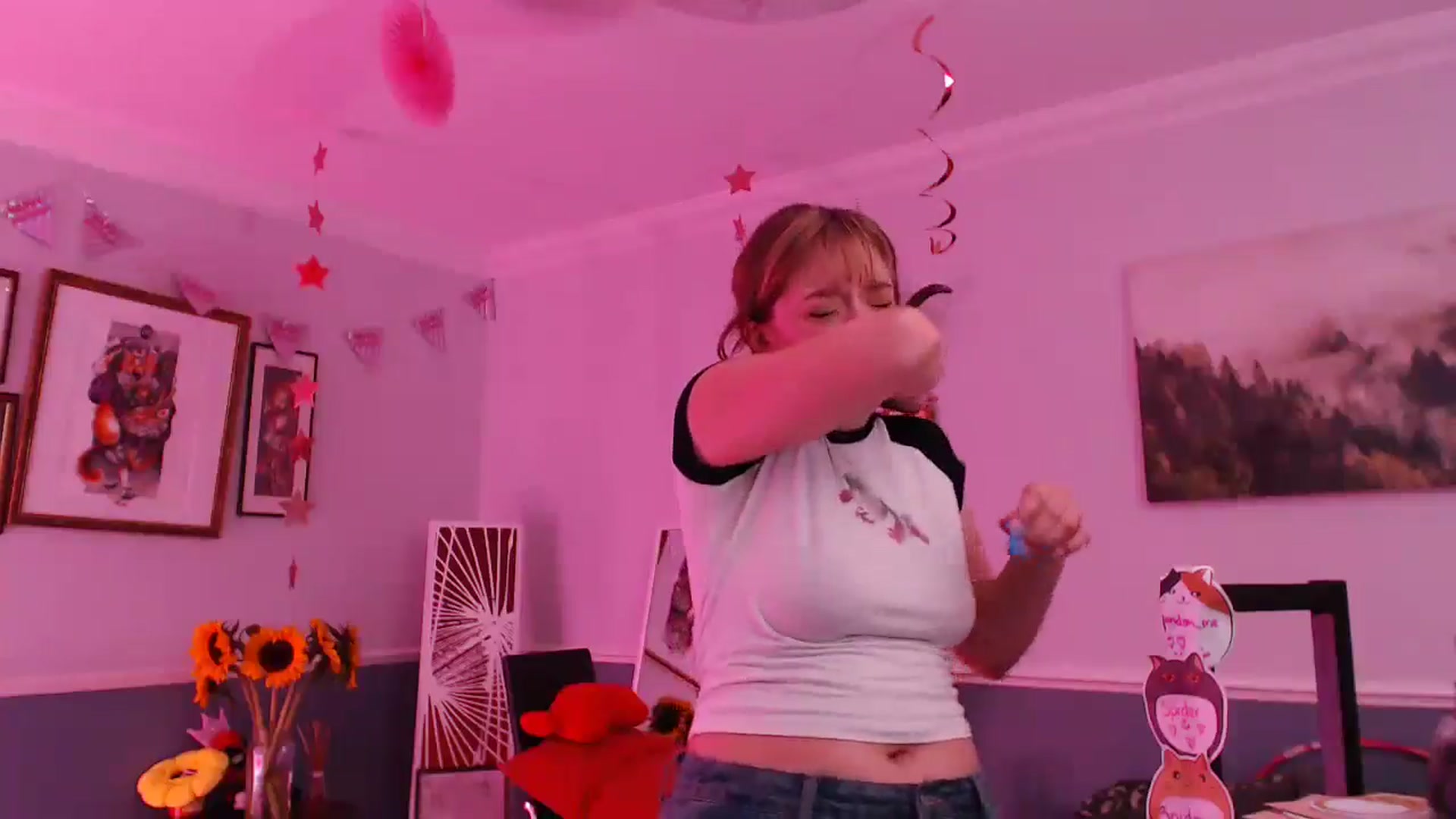 Gallery image thumbnail from KittyCash3w's myfreecams stream on, 09/20/2024, 20:55 image 20 of 20