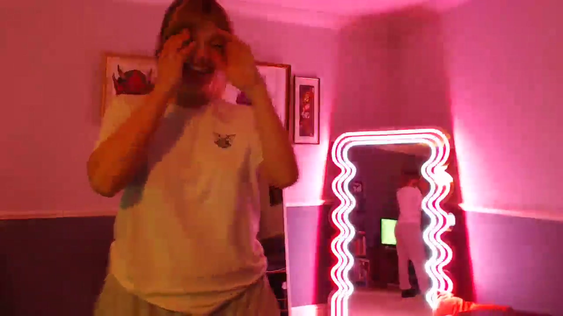 Gallery image thumbnail from KittyCash3w's myfreecams stream on, 09/25/2024, 21:18 image 18 of 20