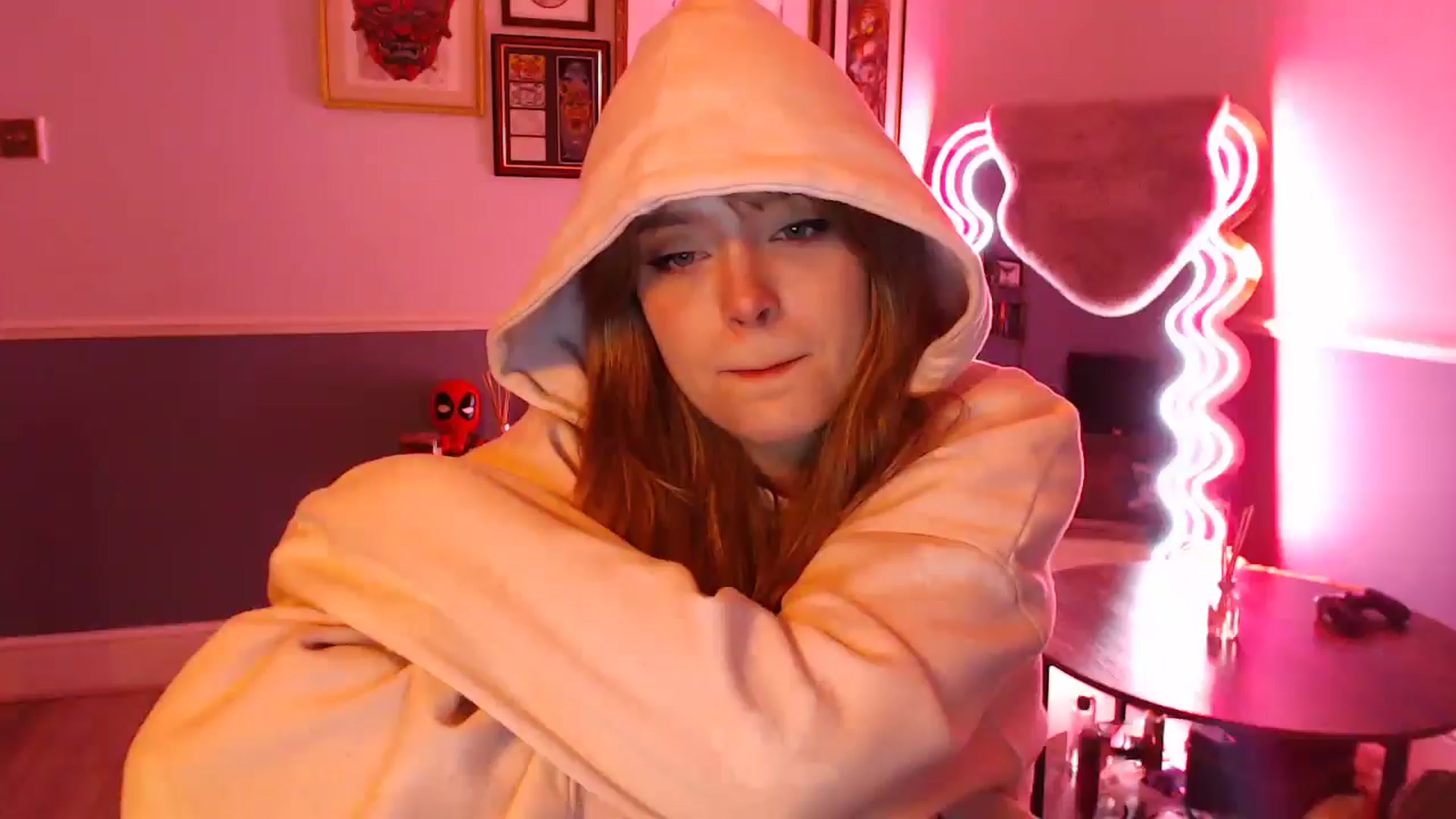 Gallery image thumbnail from KittyCash3w's myfreecams stream on, 09/26/2024, 19:09 image 17 of 20