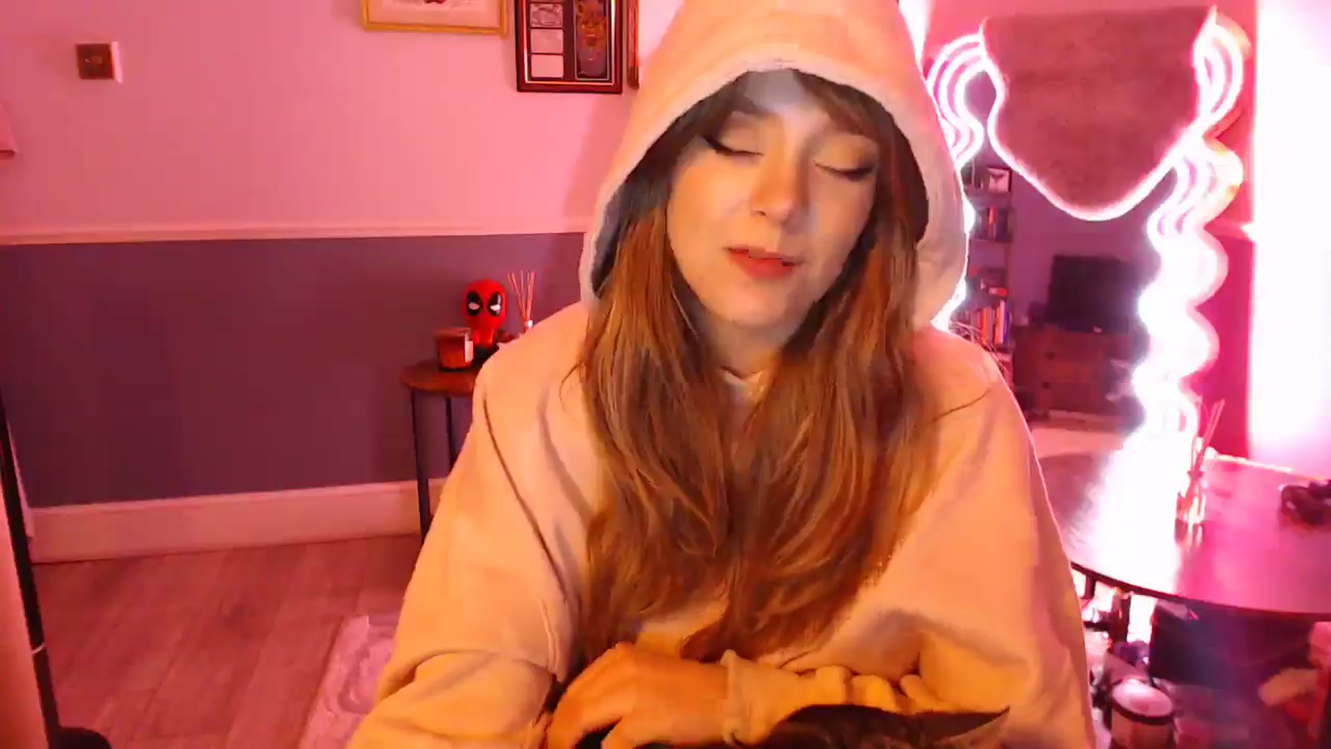 Gallery image thumbnail from KittyCash3w's myfreecams stream on, 09/26/2024, 19:09 image 7 of 20