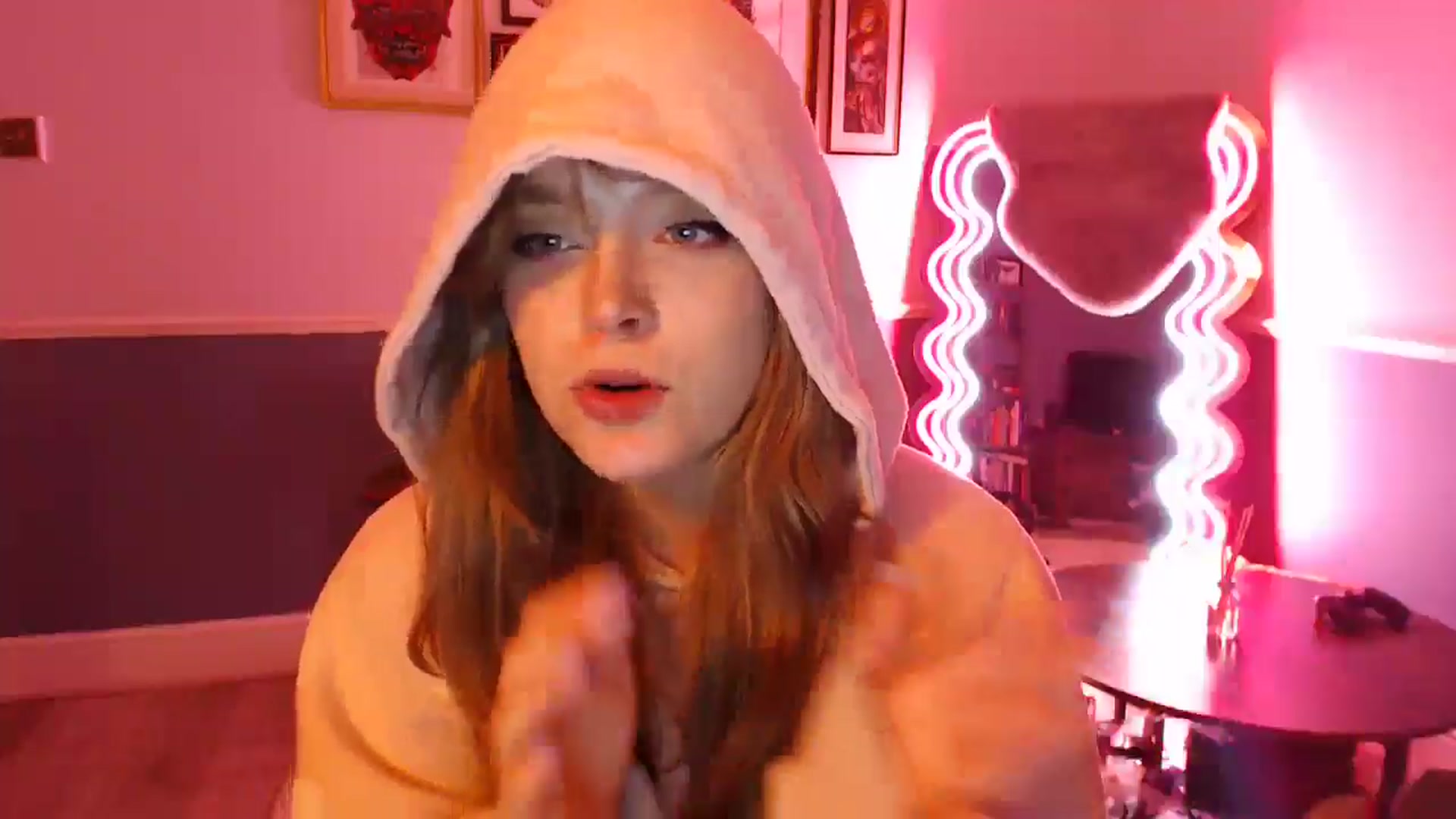 Gallery image thumbnail from KittyCash3w's myfreecams stream on, 09/26/2024, 19:09 image 19 of 20