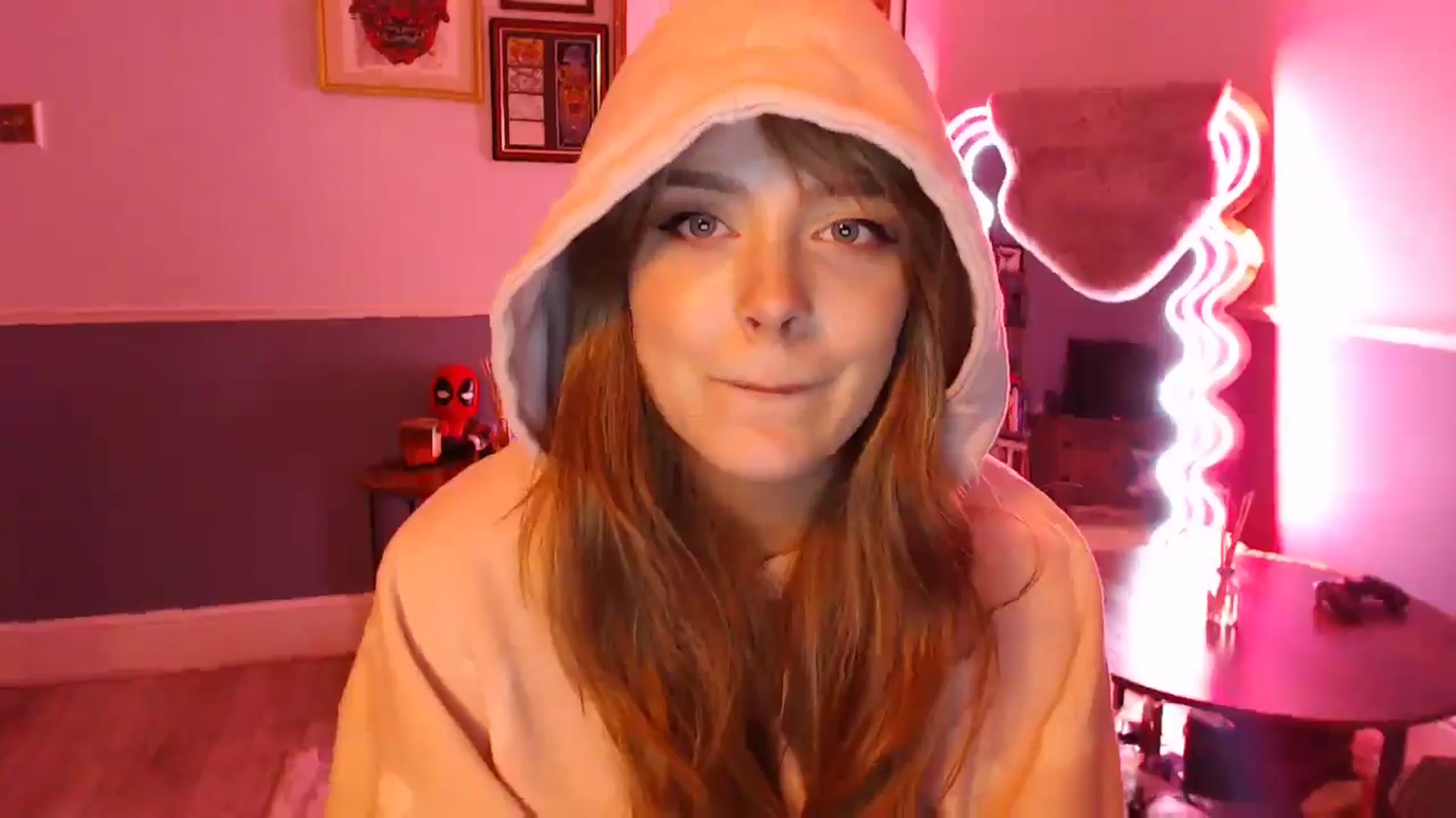 Gallery image thumbnail from KittyCash3w's myfreecams stream on, 09/26/2024, 19:09 image 16 of 20