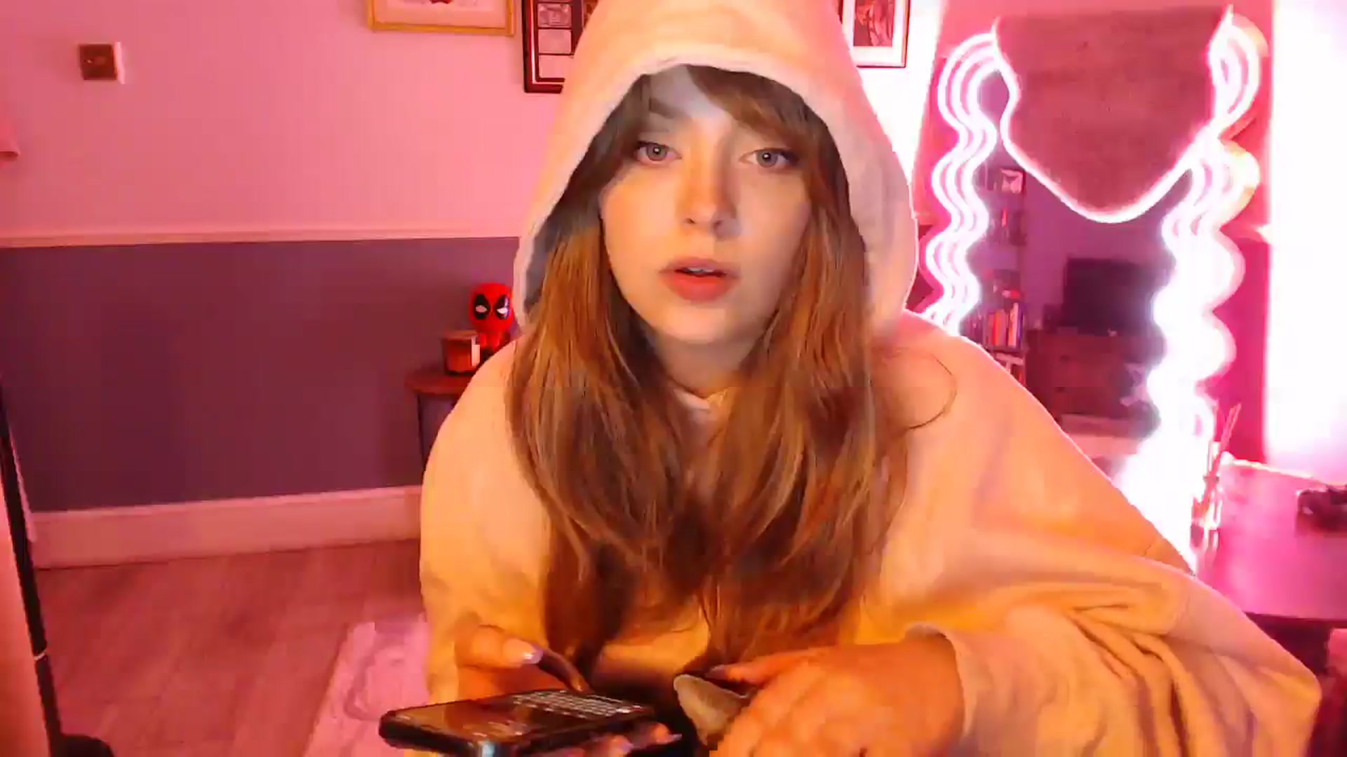 Gallery image thumbnail from KittyCash3w's myfreecams stream on, 09/26/2024, 19:09 image 6 of 20