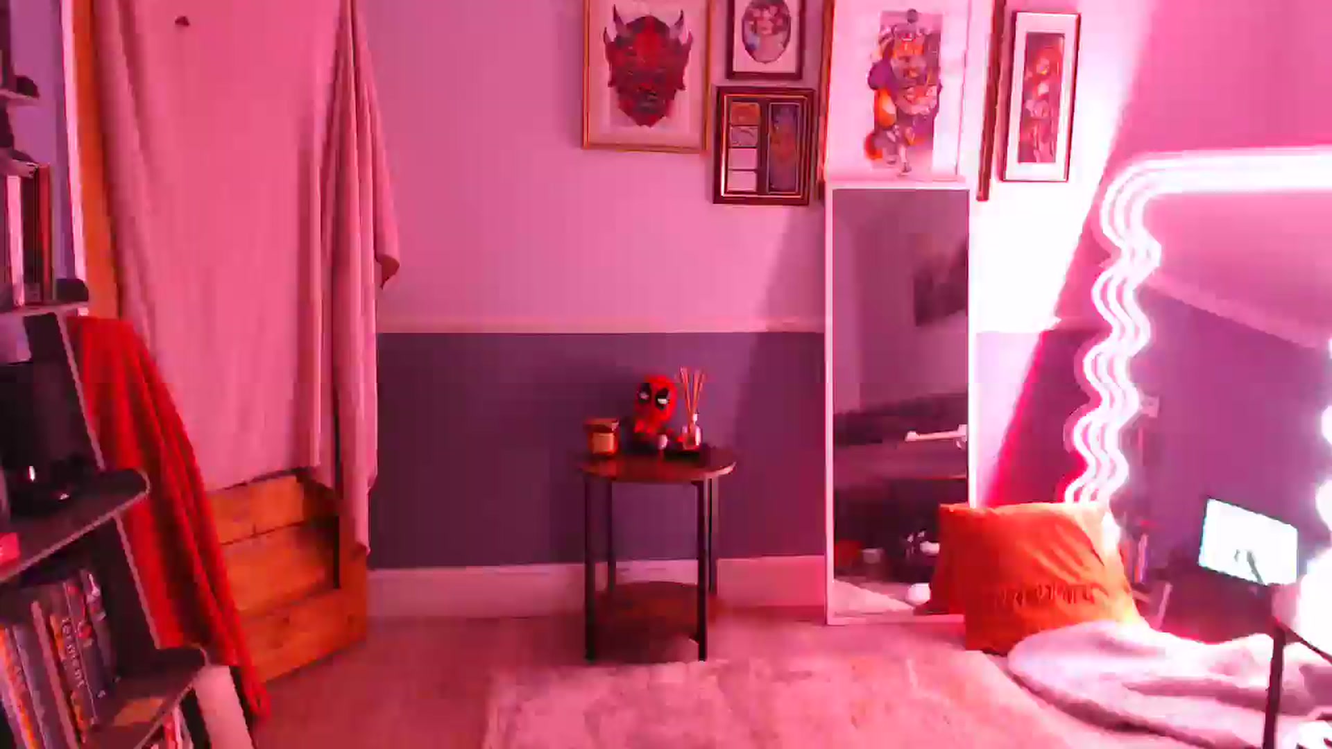 Gallery image thumbnail from KittyCash3w's myfreecams stream on, 10/01/2024, 24:01 image 13 of 20